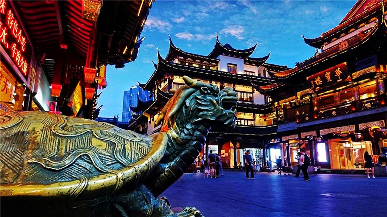 4-Hour Shanghai Best Garden and Temple Tour with Tea Tasting