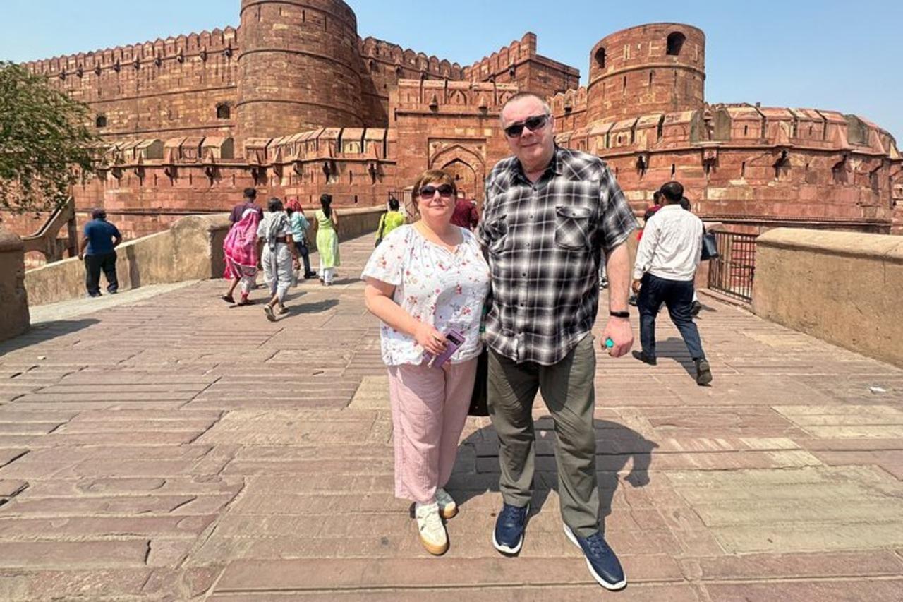 From Delhi : Agra Overnight Tour with Fatehpur Sikri 2
