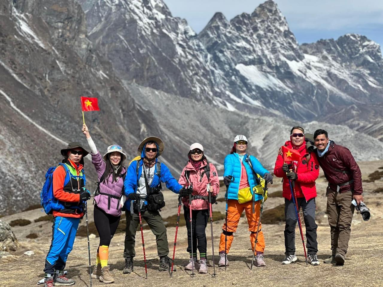 Everest Base Camp: 11-Day Private or Group Trek to 5,364m 2