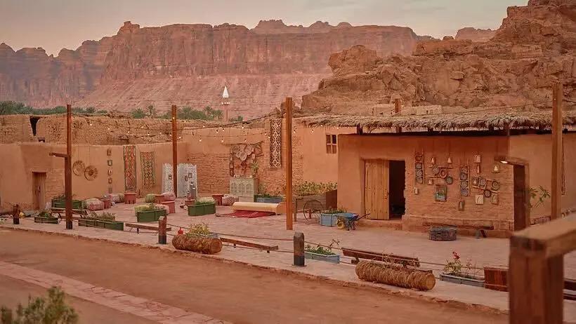 AlUla: Highlights Tour with Madinah Transfer 3
