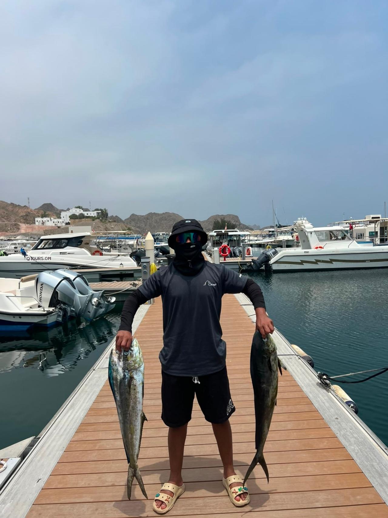 Muscat: Fishing and Snorkeling Boat Tour
