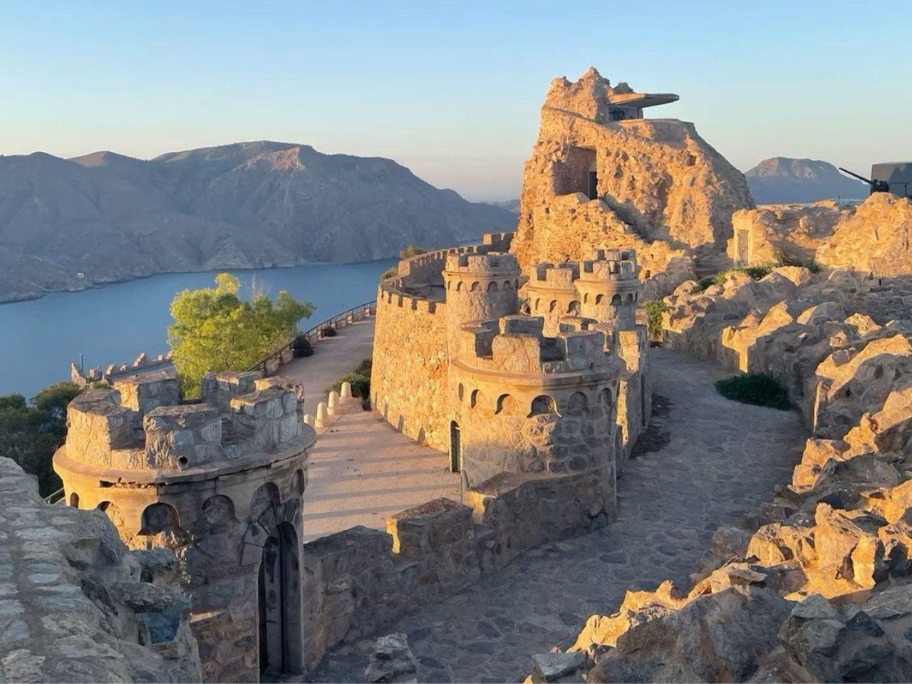 From Abu Dhabi to Nizwa Private SUV Tour