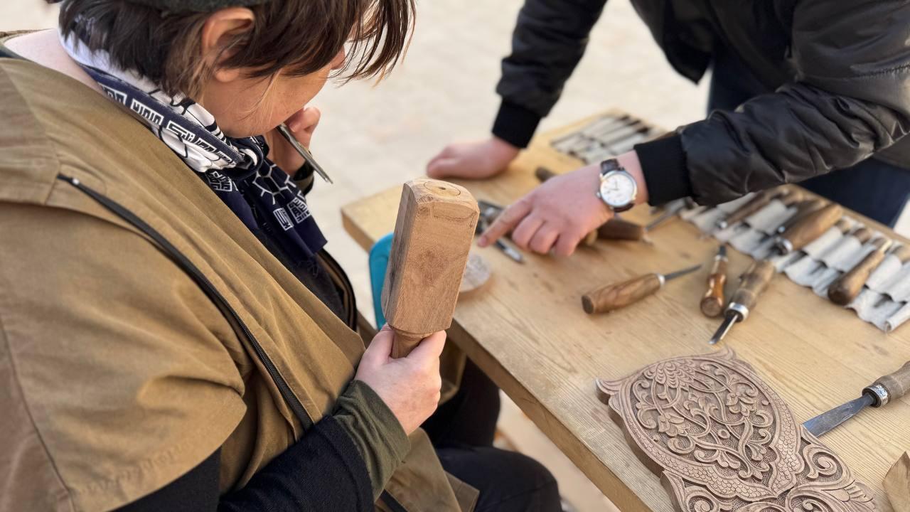 Khiva: Itchan Kala Walk and a Hands-On Wood Carving Workshop — guided tour in Khiva