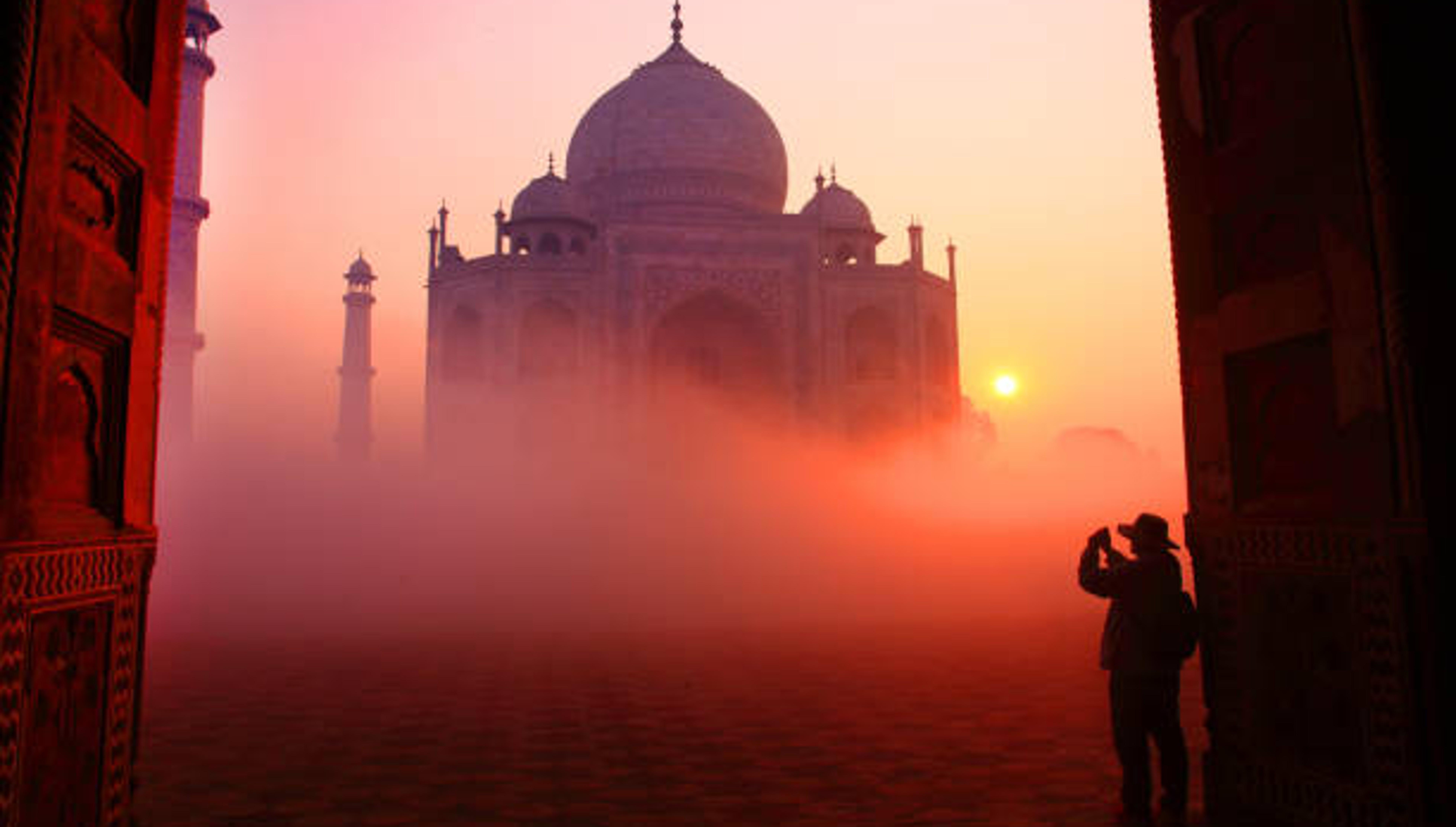 From Delhi: Taj Mahal Sunrise and Agra Fort Private Day Tour