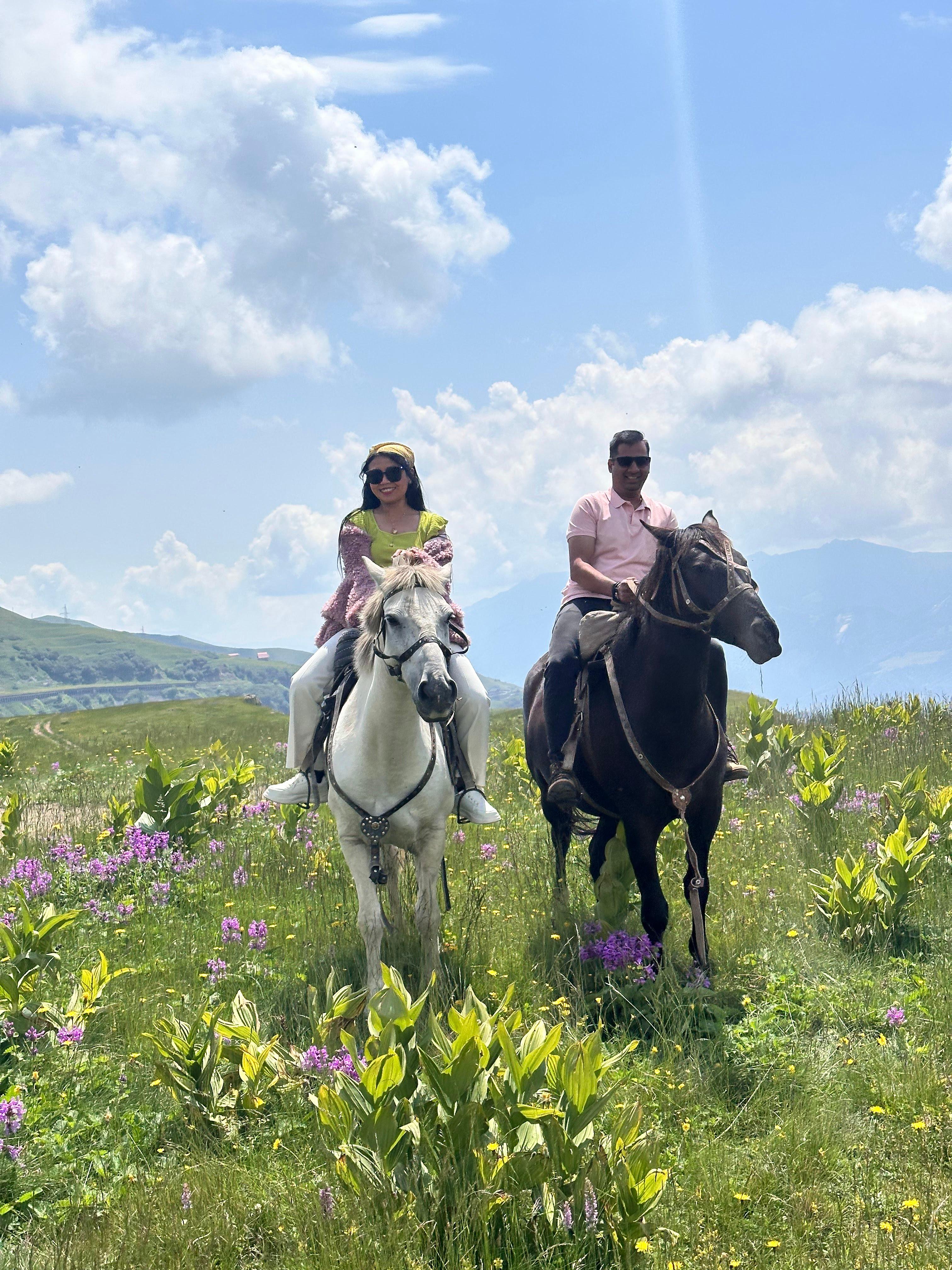 Tbilisi: Private Kazbegi tour with photographer guide