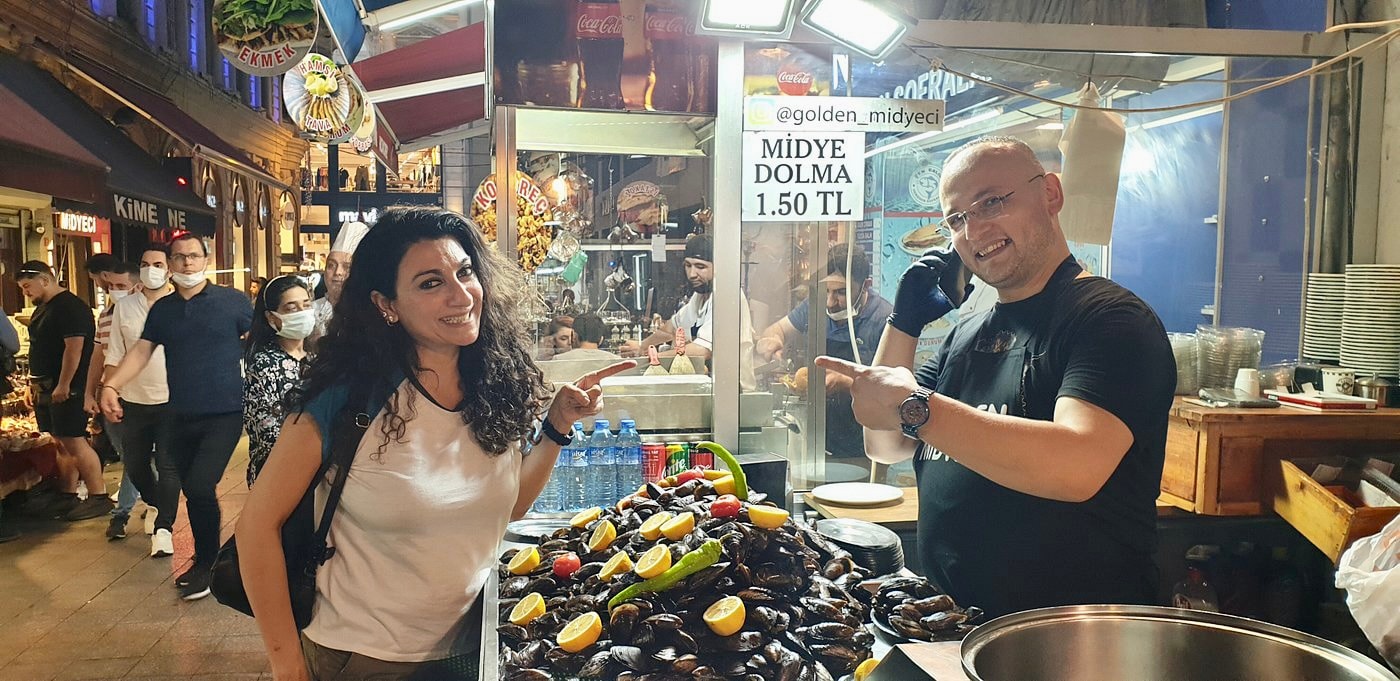 Istanbul Culinary Tour: Local Hotspots & Gourmet StreetFoods