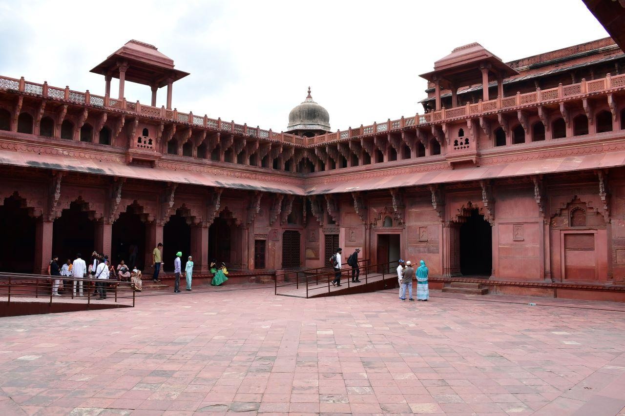 Same Day Taj Mahal Tour by Car from Delhi 3