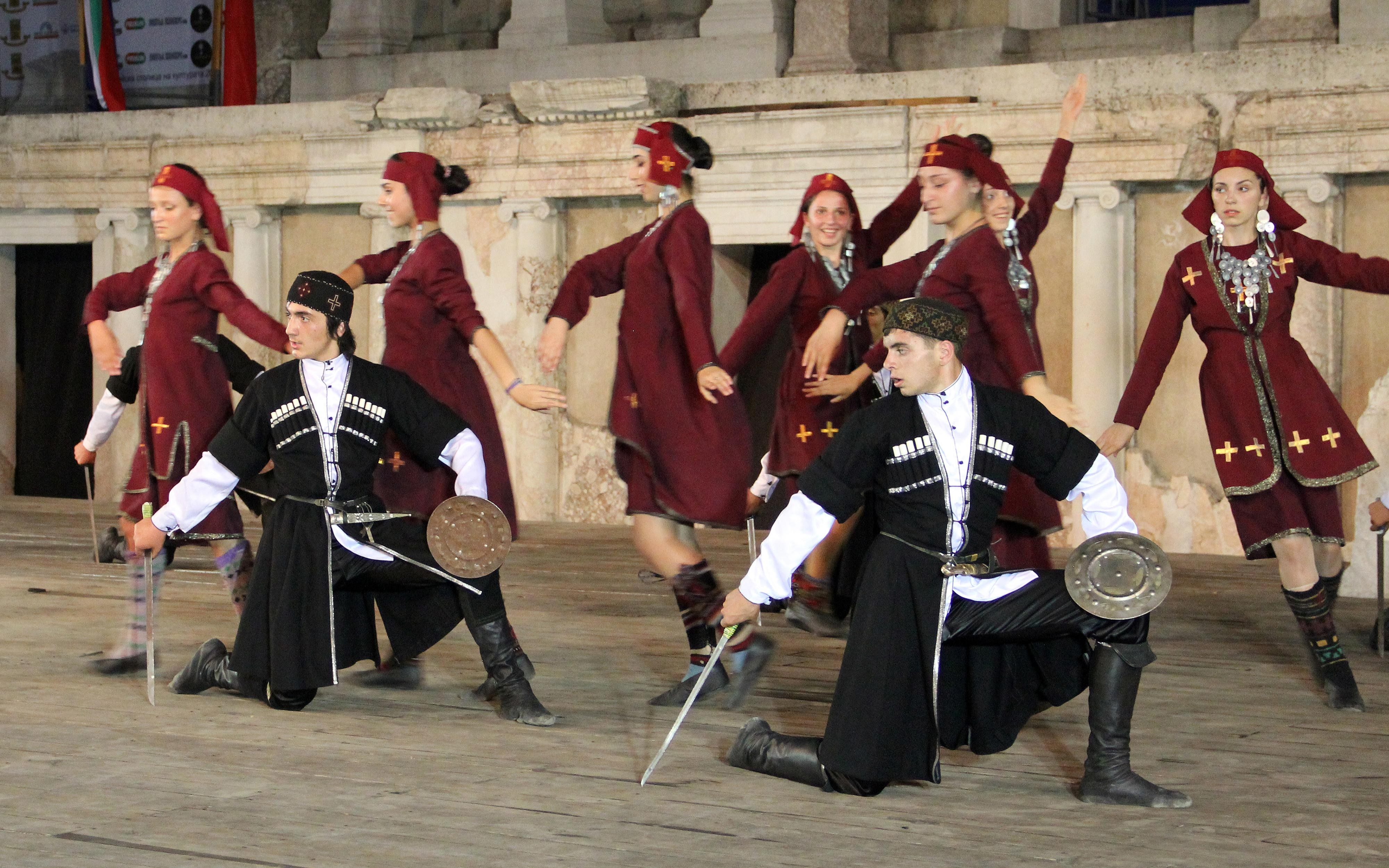 Tbilisi: Dance Show & Live Georgian Music