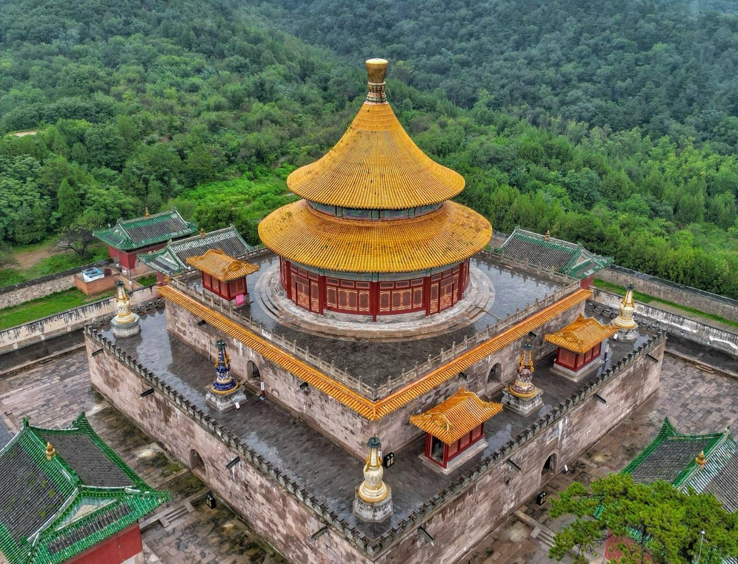 Beijing: Chengde Private Trip with High-speed Rail & Guide 3