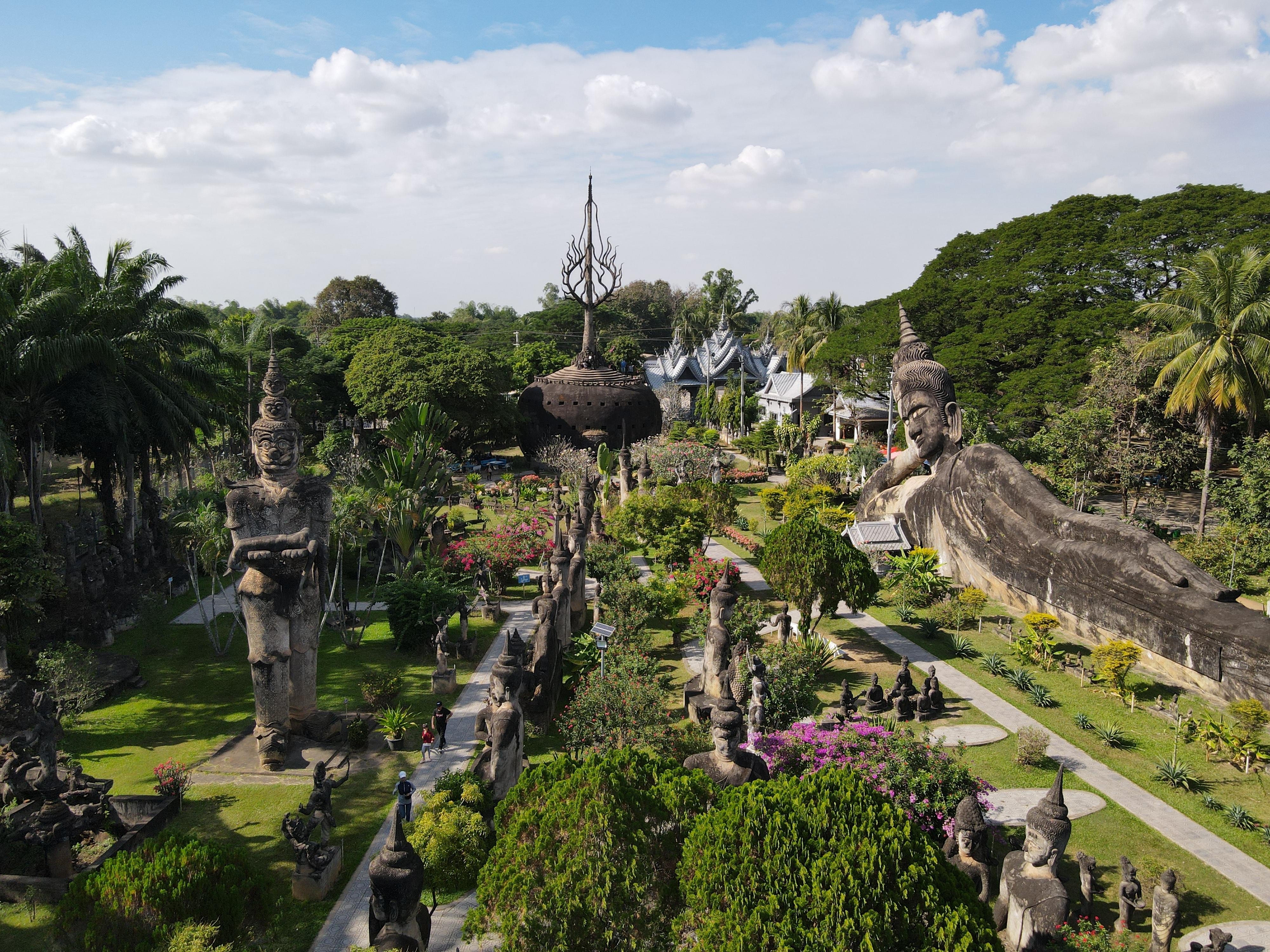 Vientiane: Private Highlights Tour with Buddha Park & Lunch 3