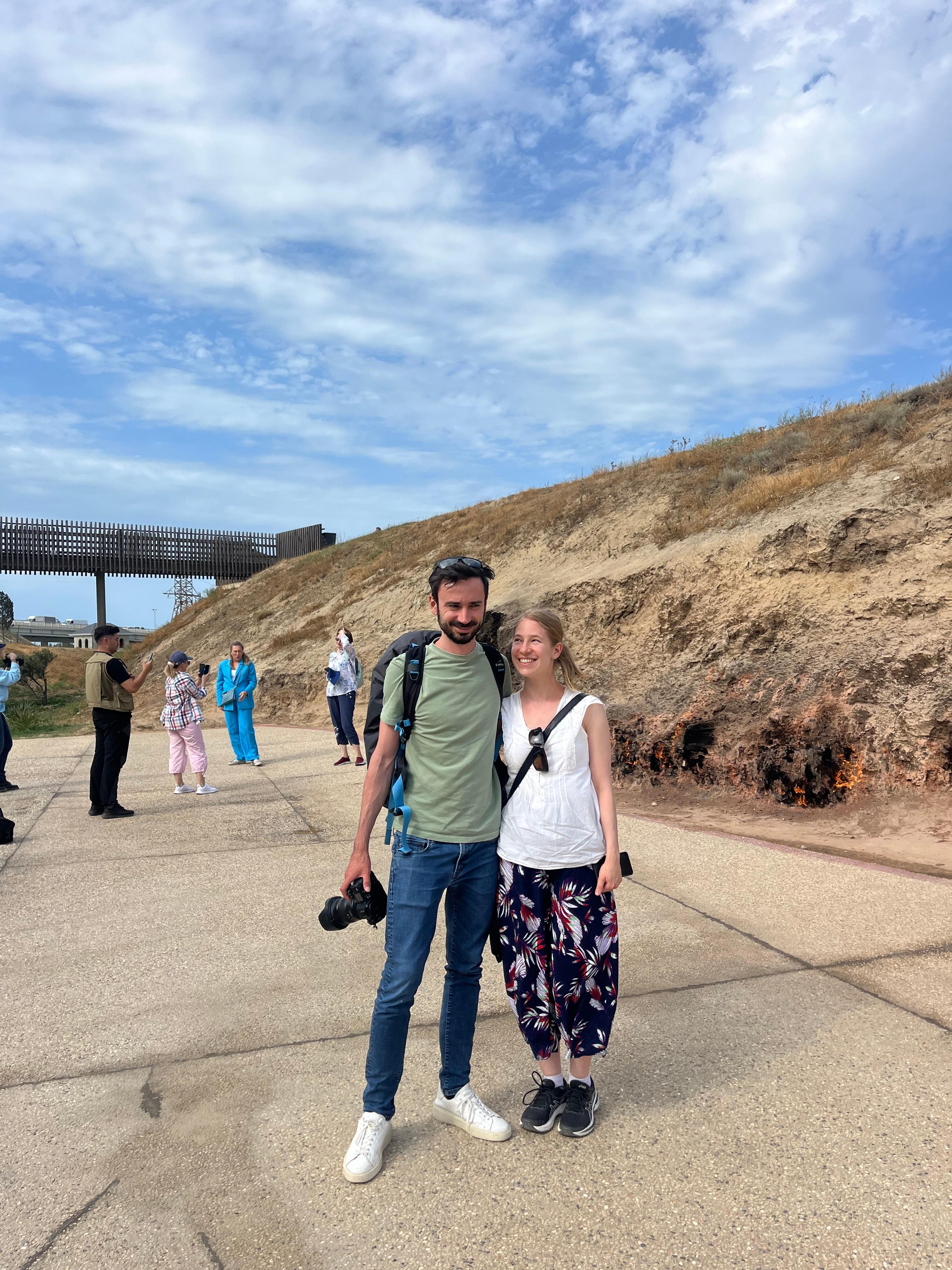 Baku: Ateshgah Fire Temple & Yanar Dag Burning Mountain Tour