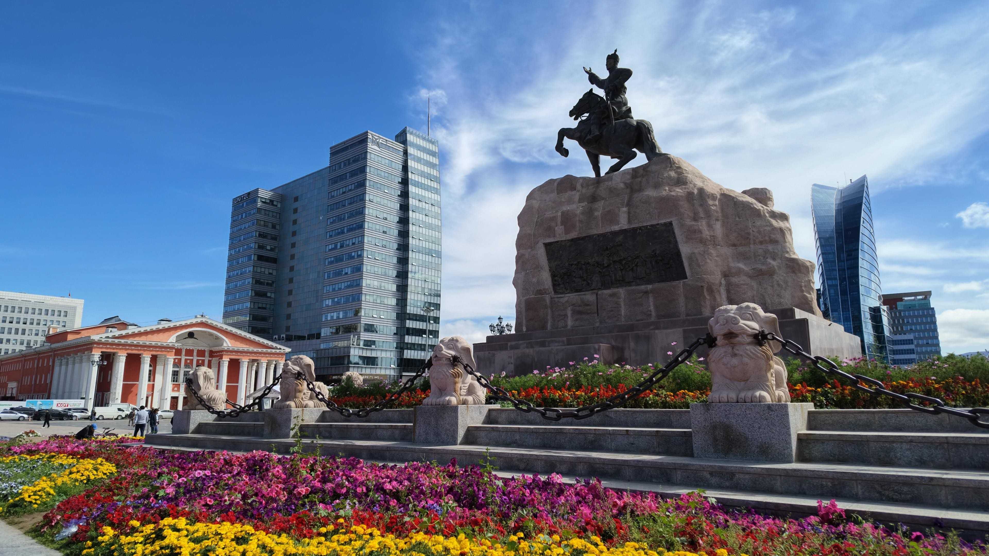 Ulaanbaatar Highlights: Museums, Local Lunch & Cultural Show 2