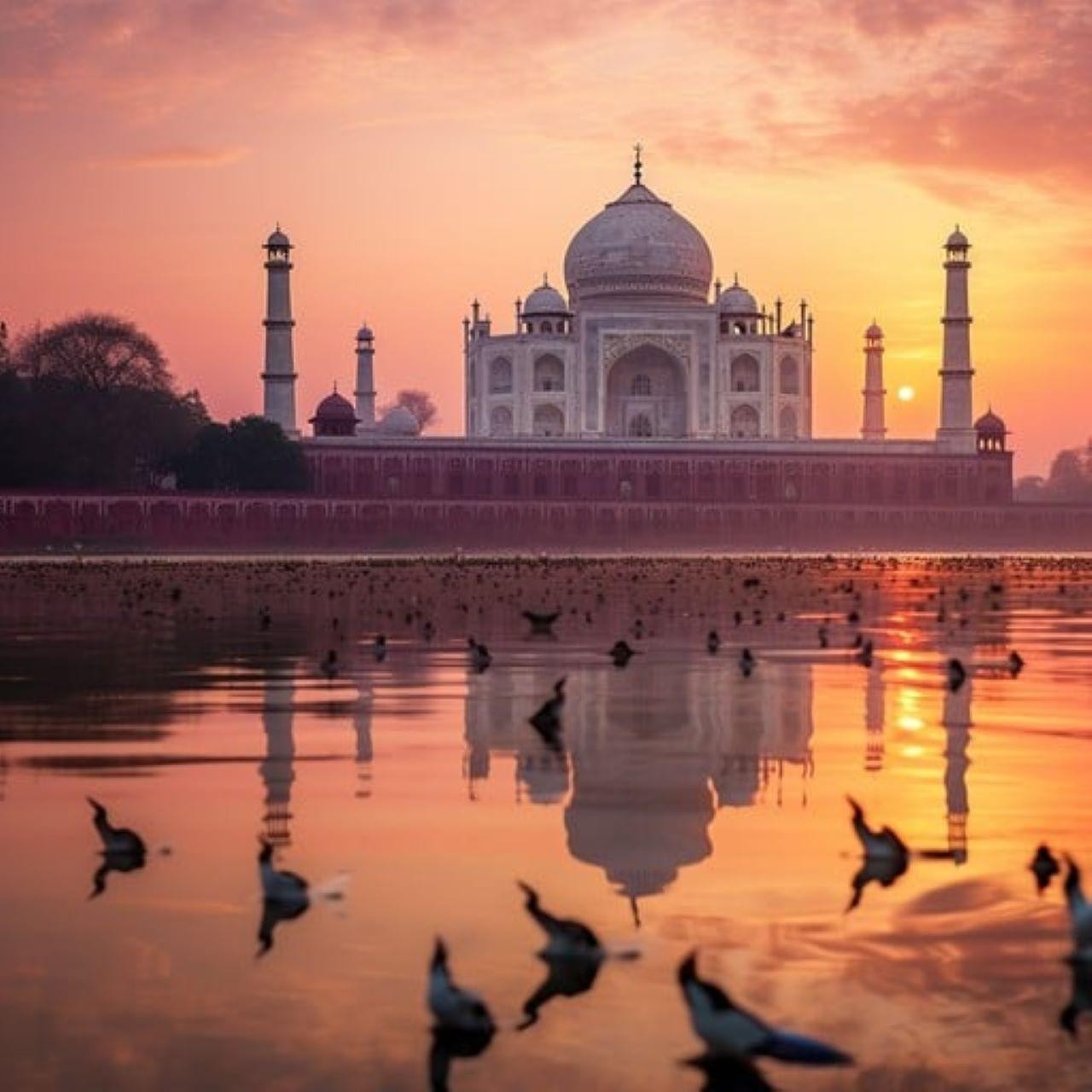 Agra: Sunset Tour Of Taj Mahal with Skip-The-Line Entry