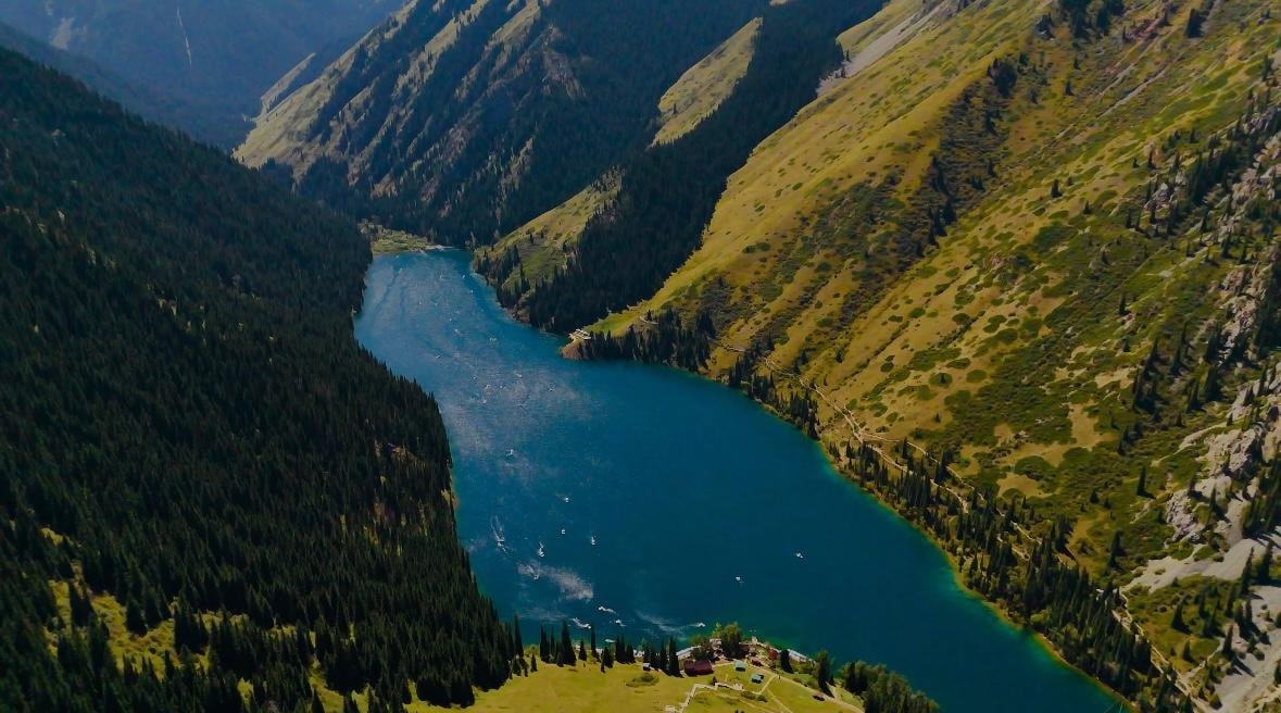 From Almaty: Kolsay Lakes, Kaindy Lake & Charyn Canyon Tour
