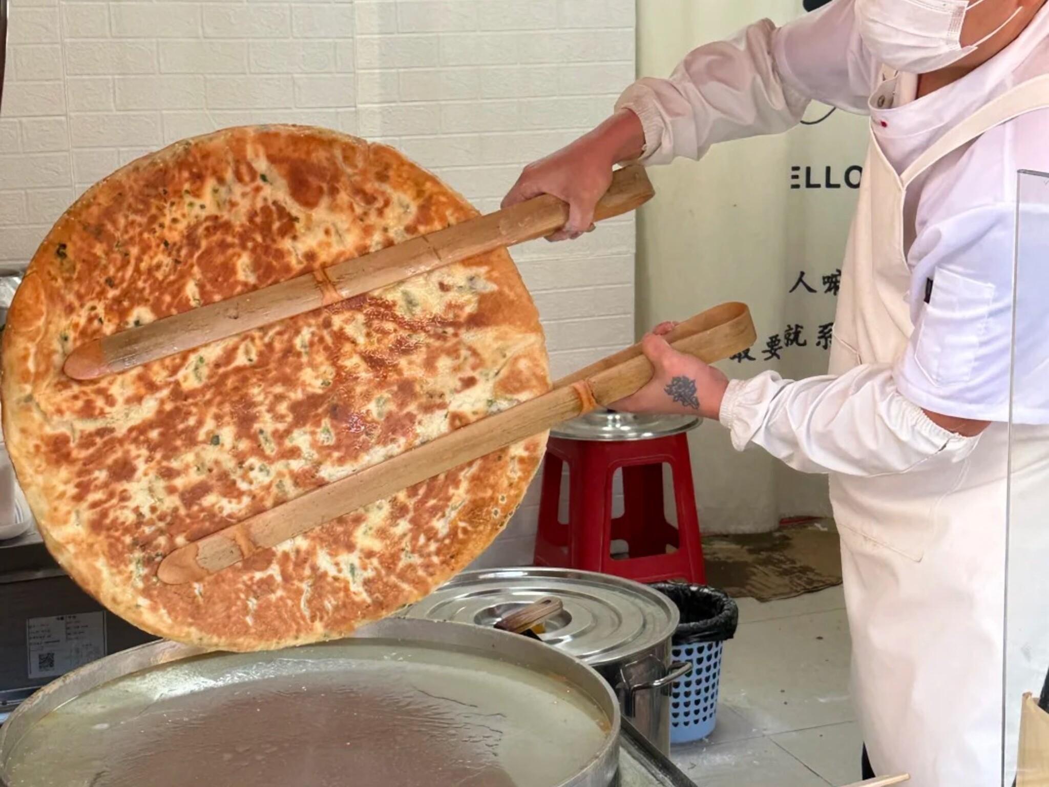 Shanghai: Local Breakfast, Market and Morning Park Tour