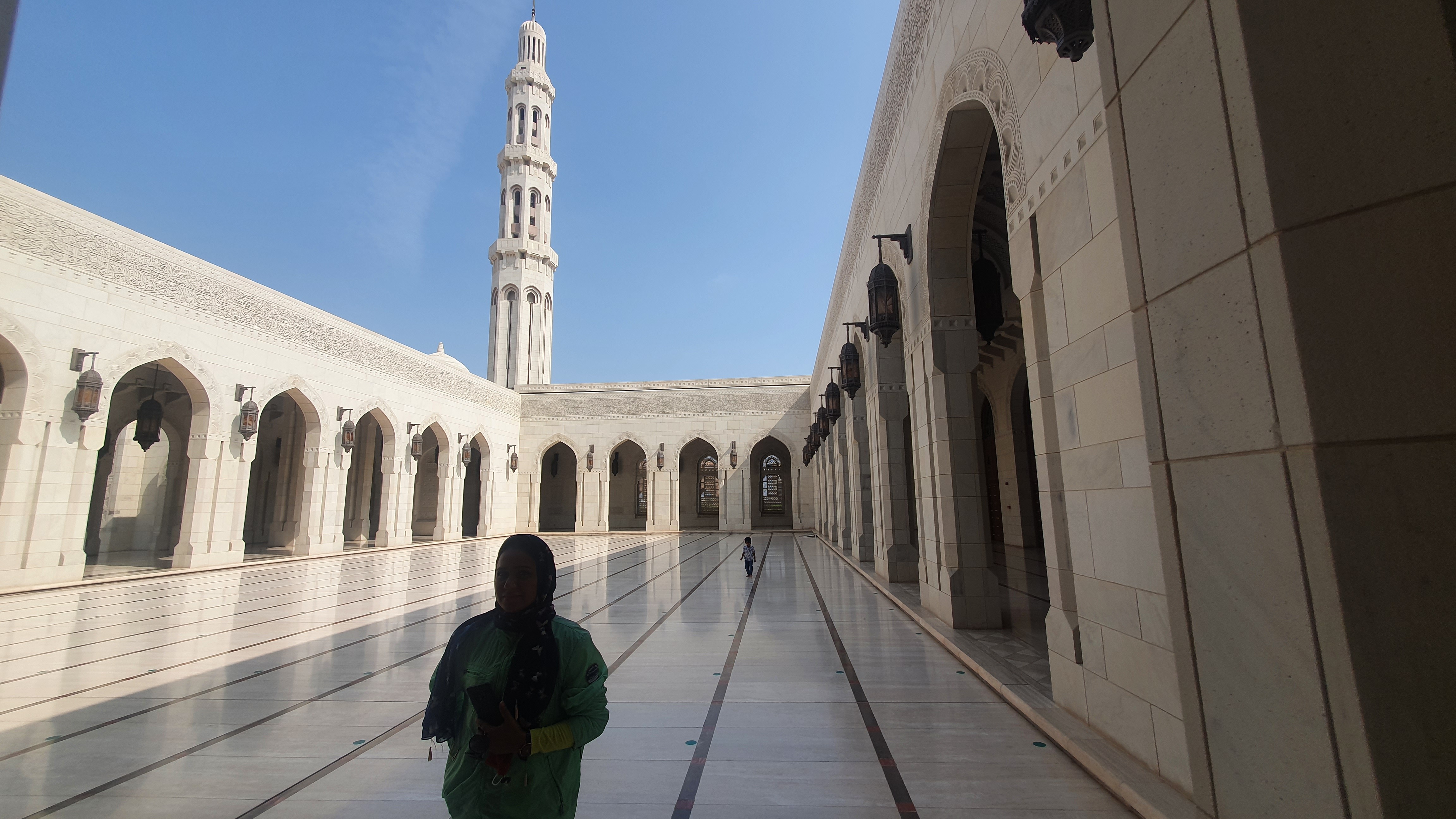 Muscat: Private Highlights Tour by Car with Guide & Pickup 2