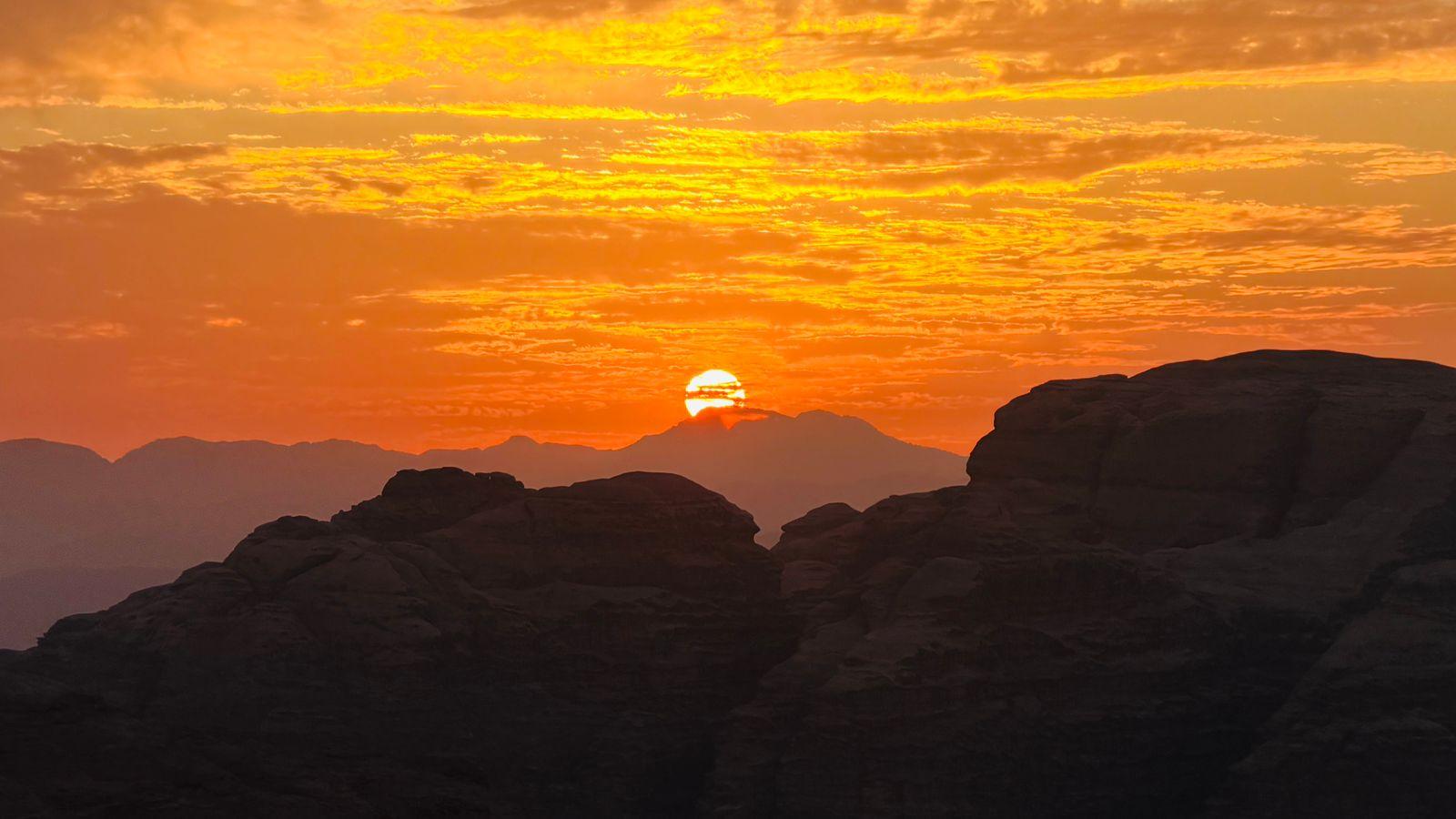 Wadi Rum: Adventure Tour with Photographer and Sunset Point 2
