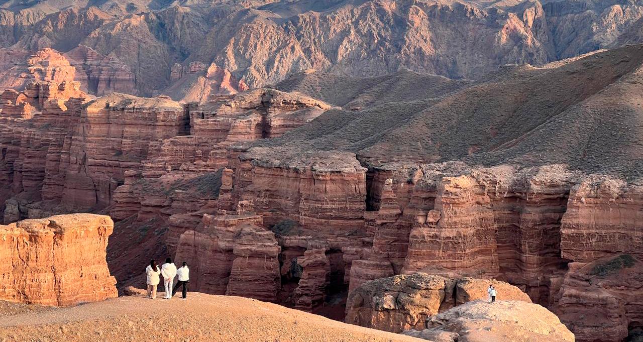 From Almaty: Charyn Canyon Sunset Hike to Valley of Castles