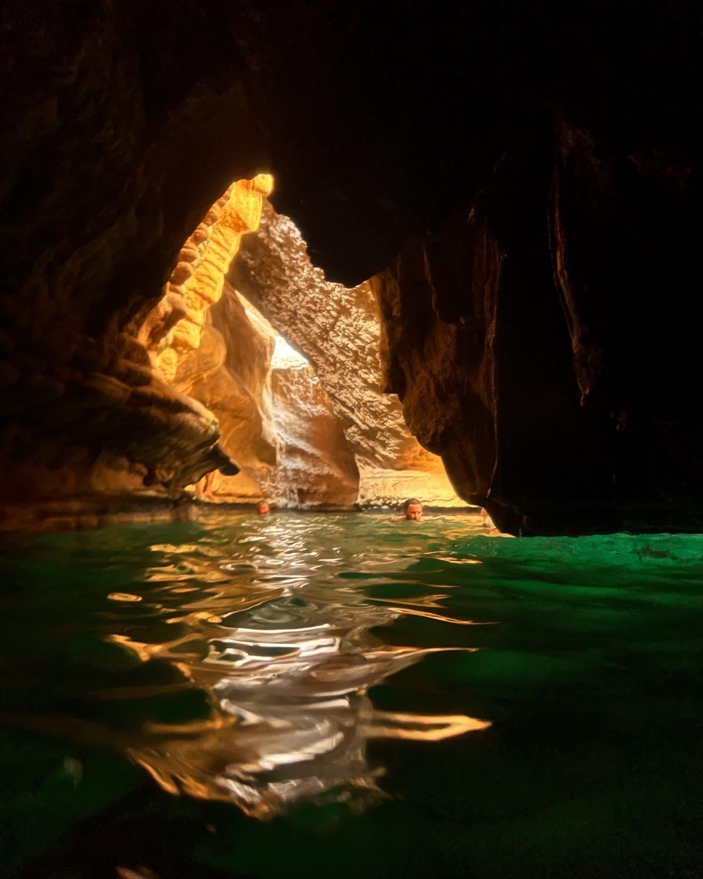 From Muscat: Private Day Tour to Bimmah Sinkhole & Wadi Shab 2