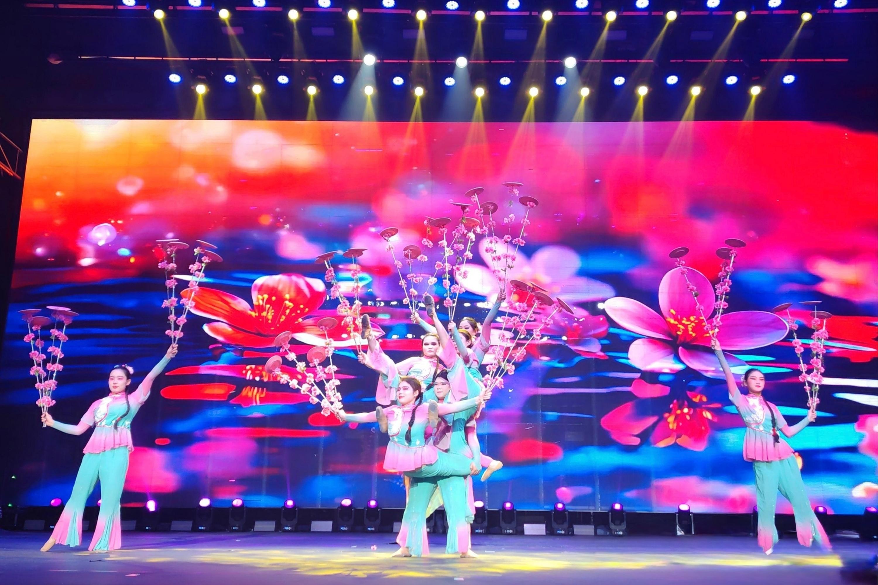 Beijing: Olympic-Level Qinlegong Acrobatic Show Ticket 3