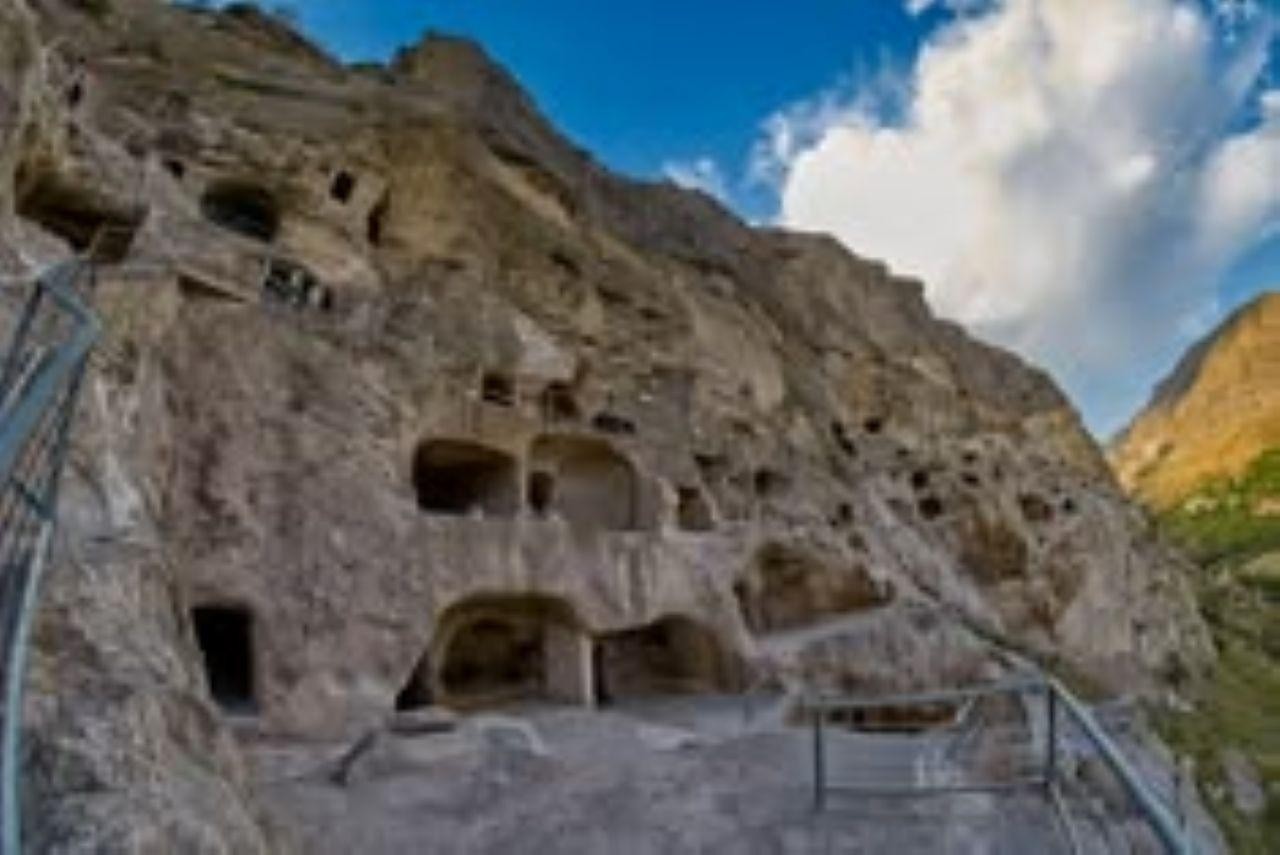 From Kutaisi: Vardzia, Rabati Castle, and Borjomi Day Trip 3
