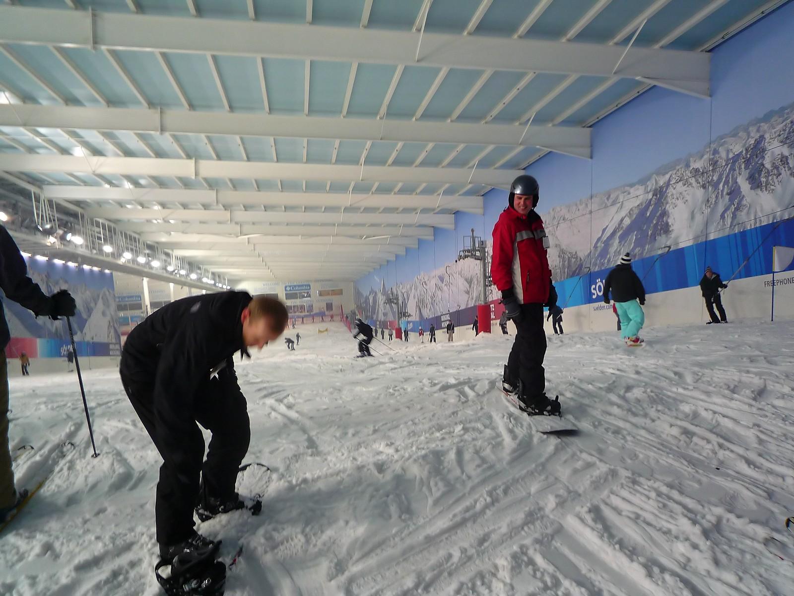 Shanghai: Private Family Indoor Skiing Day Trip at L+SNOW