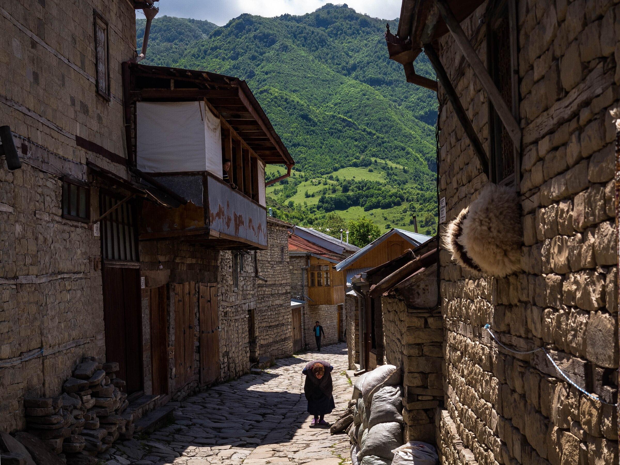 Baku: Lahij Village & Shamakhi Day Trip With Hanging Bridge 2
