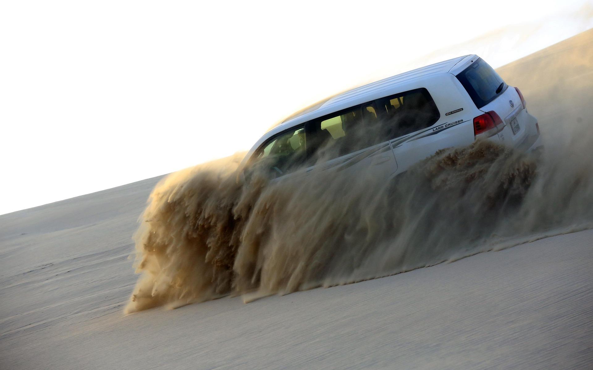 Doha: Sunset Majesty Desert Safari Experience