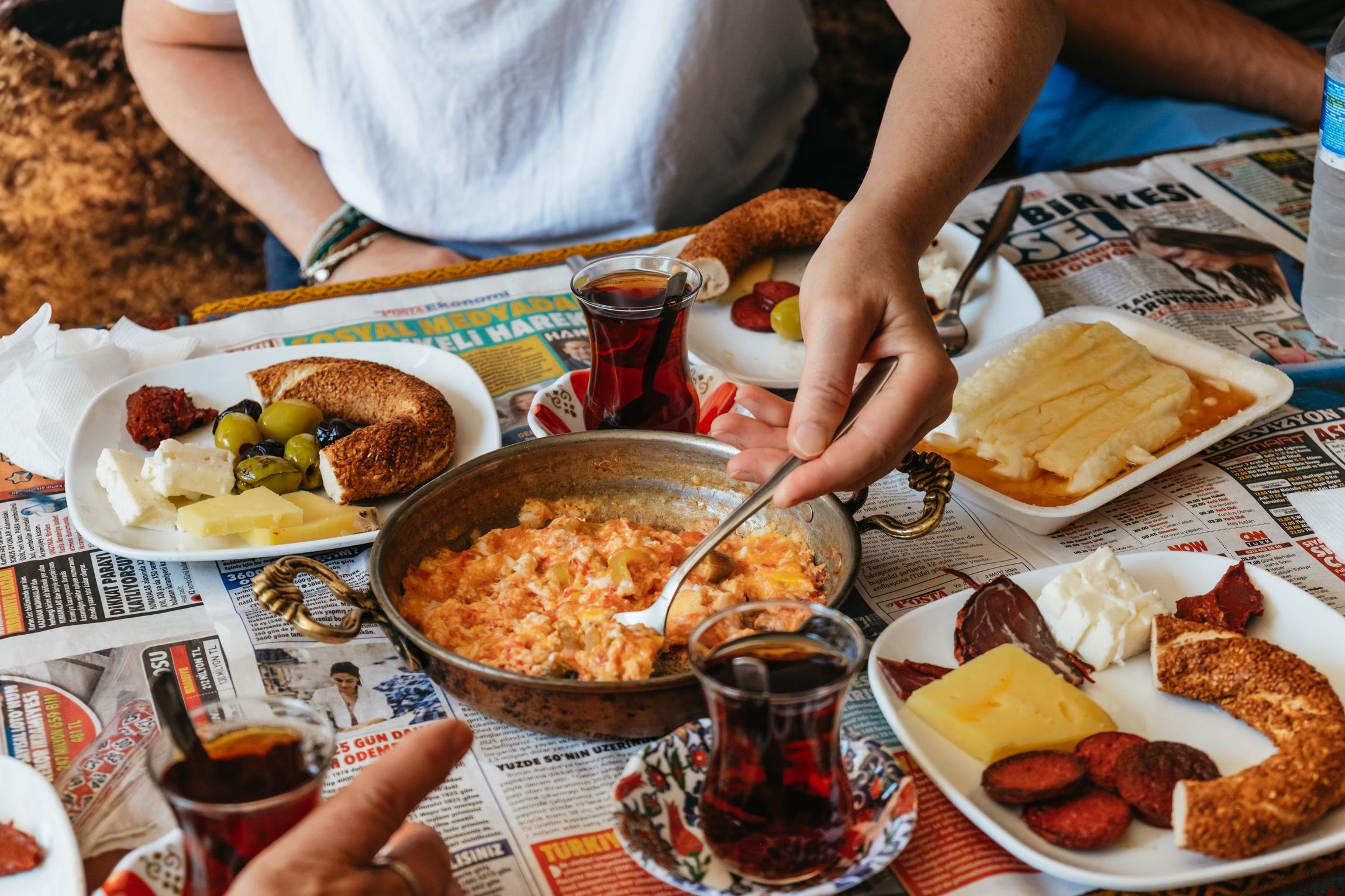 Istanbul: Guided Food Tour with 20+ Tastings on 2 Continents 3