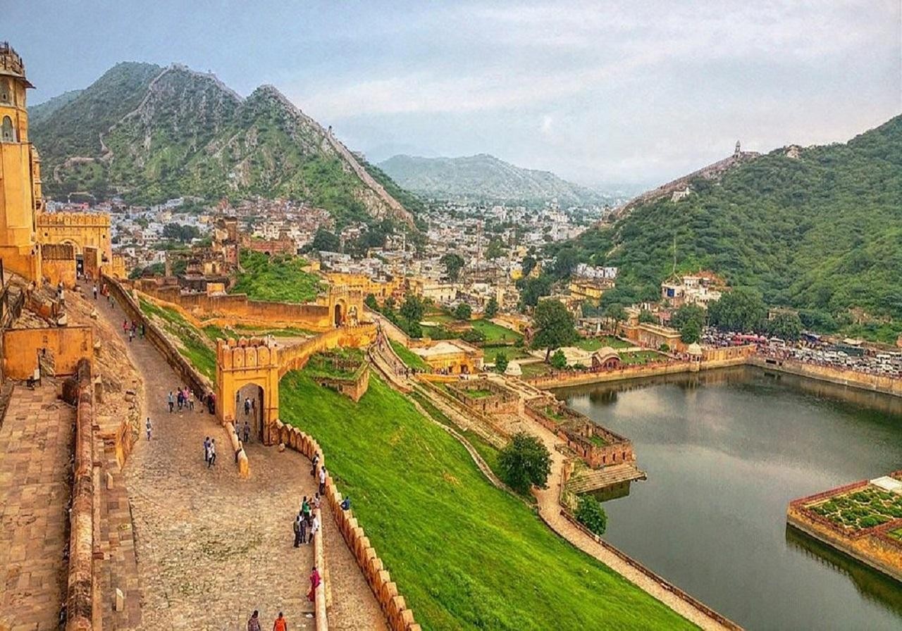 Jaipur: Royal Delights AC Car Sightseeing with Guide 2