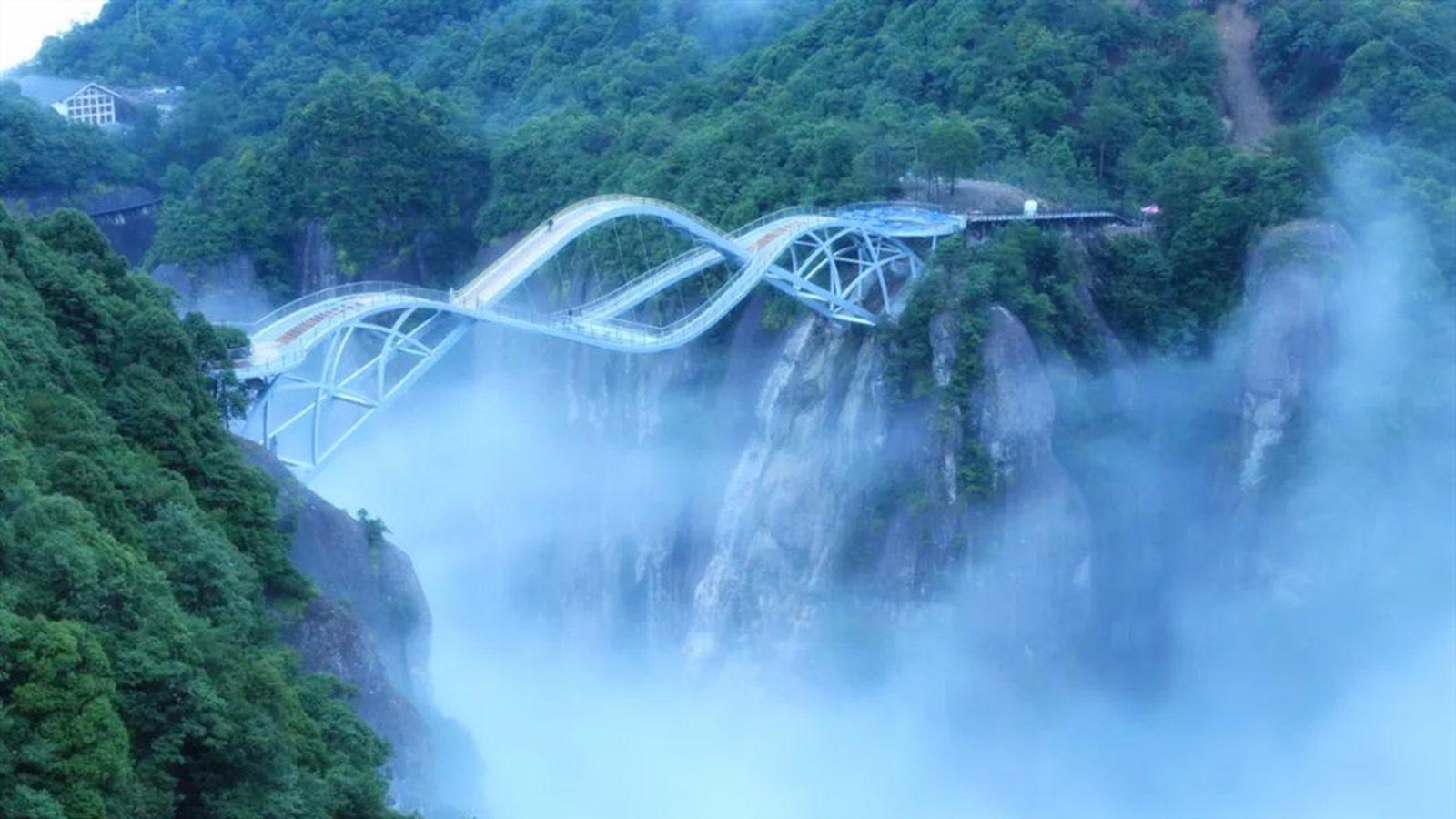 From Shanghai: 2-Day Shenxianju & Linhai Ancient City Tour