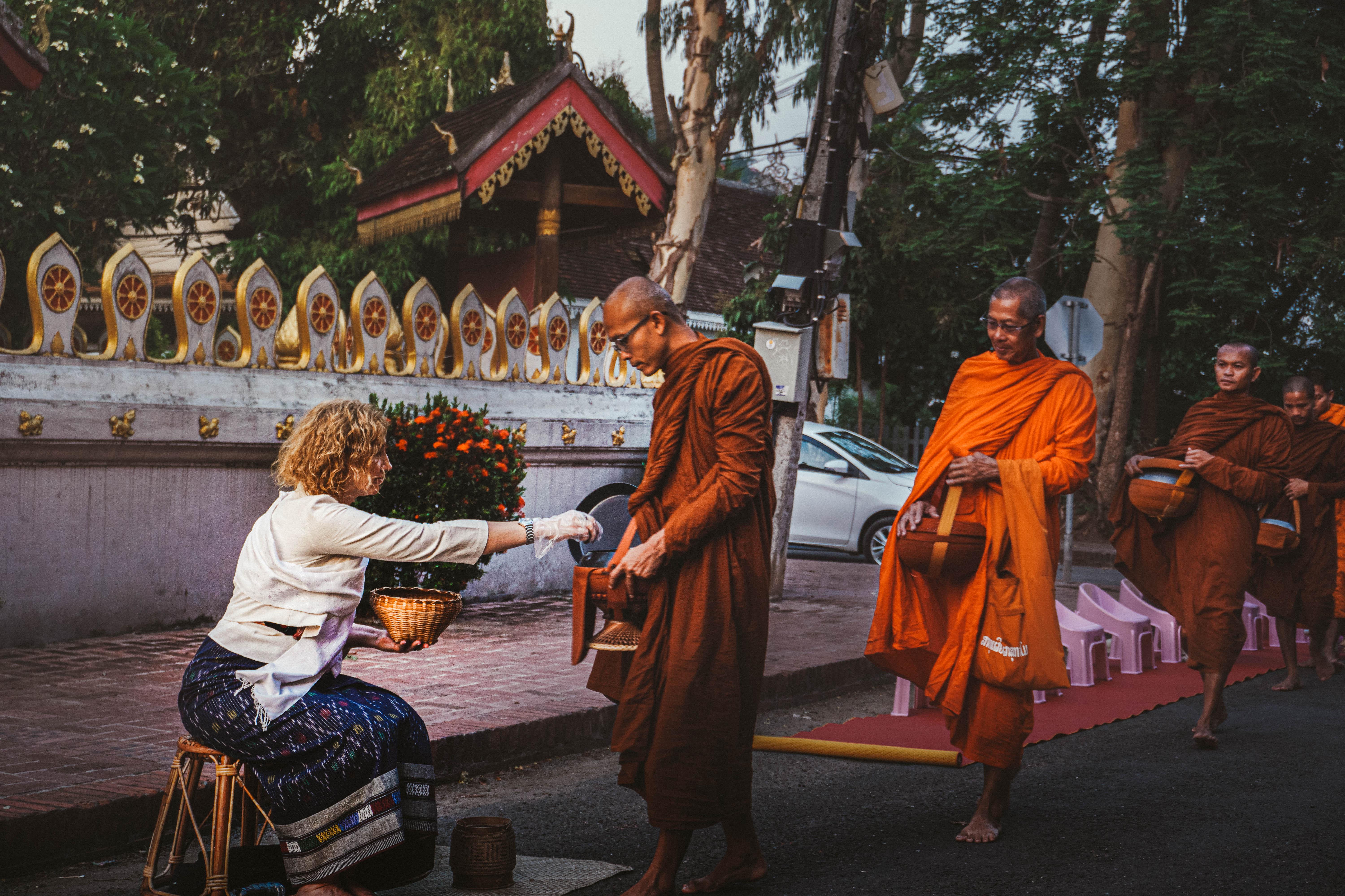 Luang Prabang: Almsgiving Ceremony with Lao Offering Set