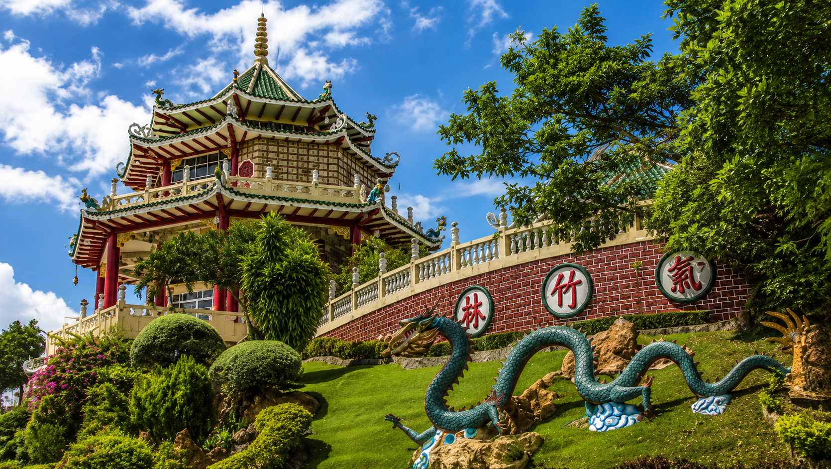Cebu: 5-Hour Layover Tour to Temple of Leah & Sirao Garden 3