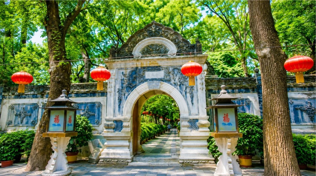 Beijing: Prince Kung's Palace Museum Ticket with Audio Guide 2
