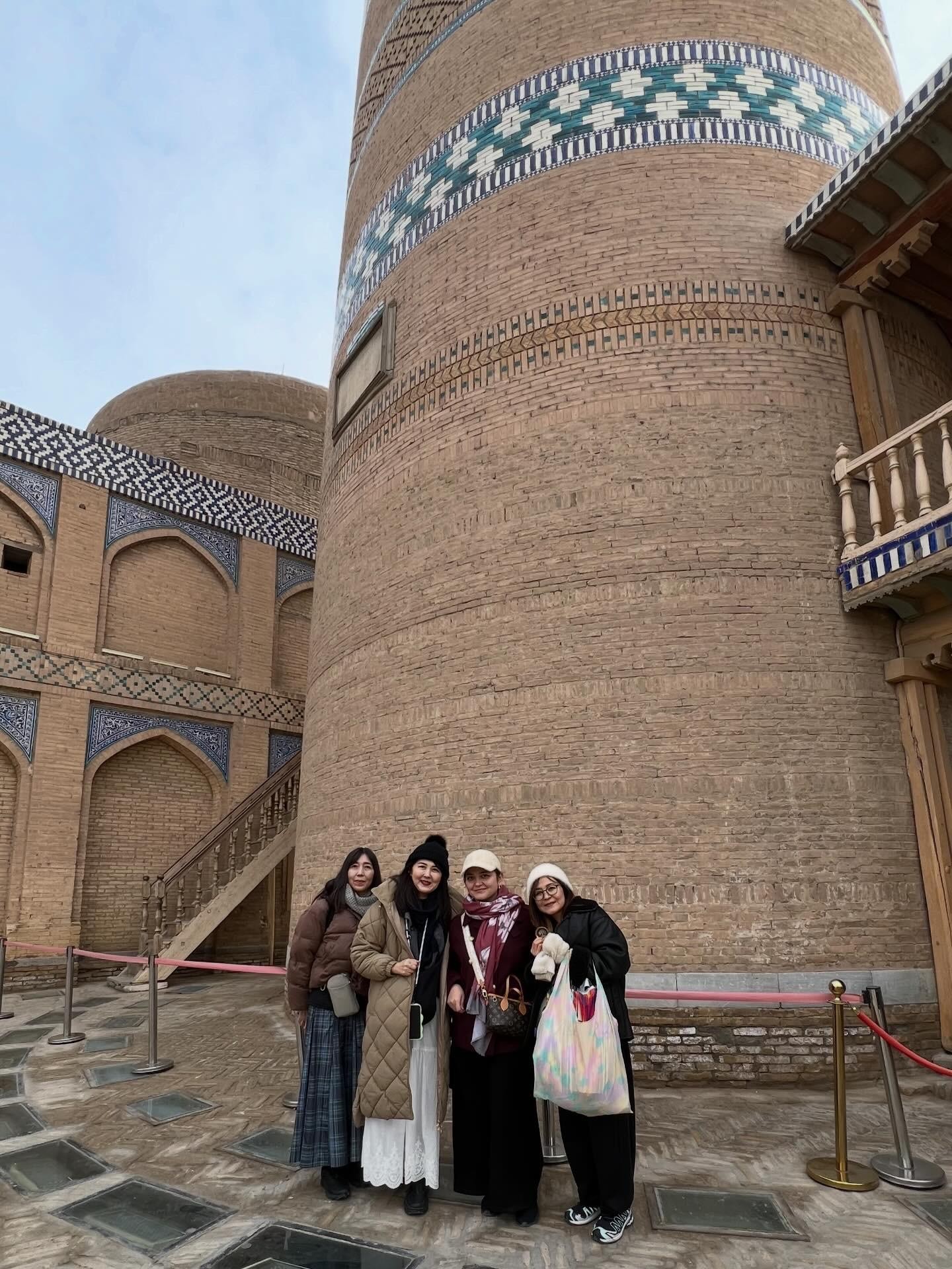 Khiva: Japanese-Language Walking Tour with Local Guide 3