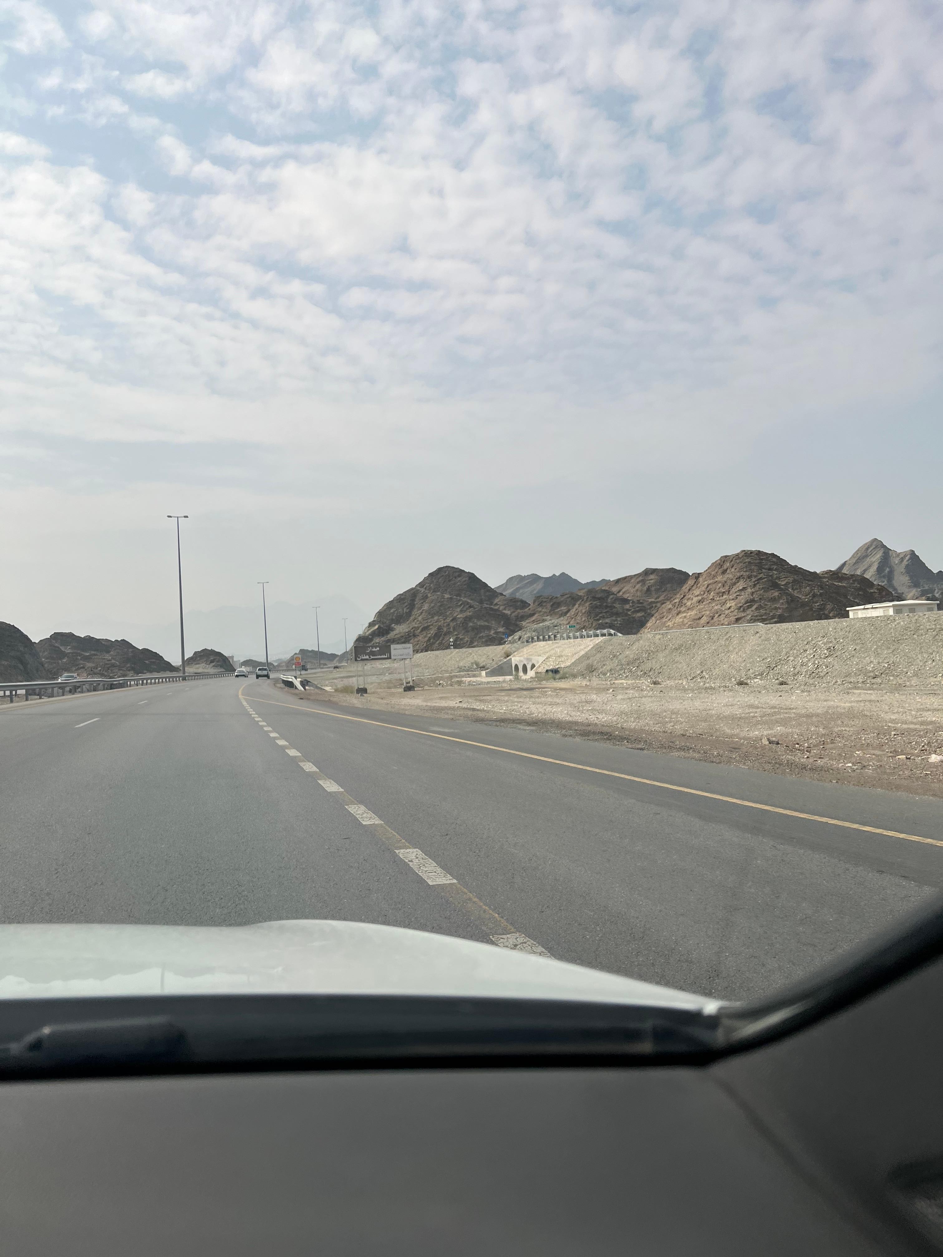 Muscat: Wadi Shab Hike and Bimmah Sinkhole Tour with Lunch 3