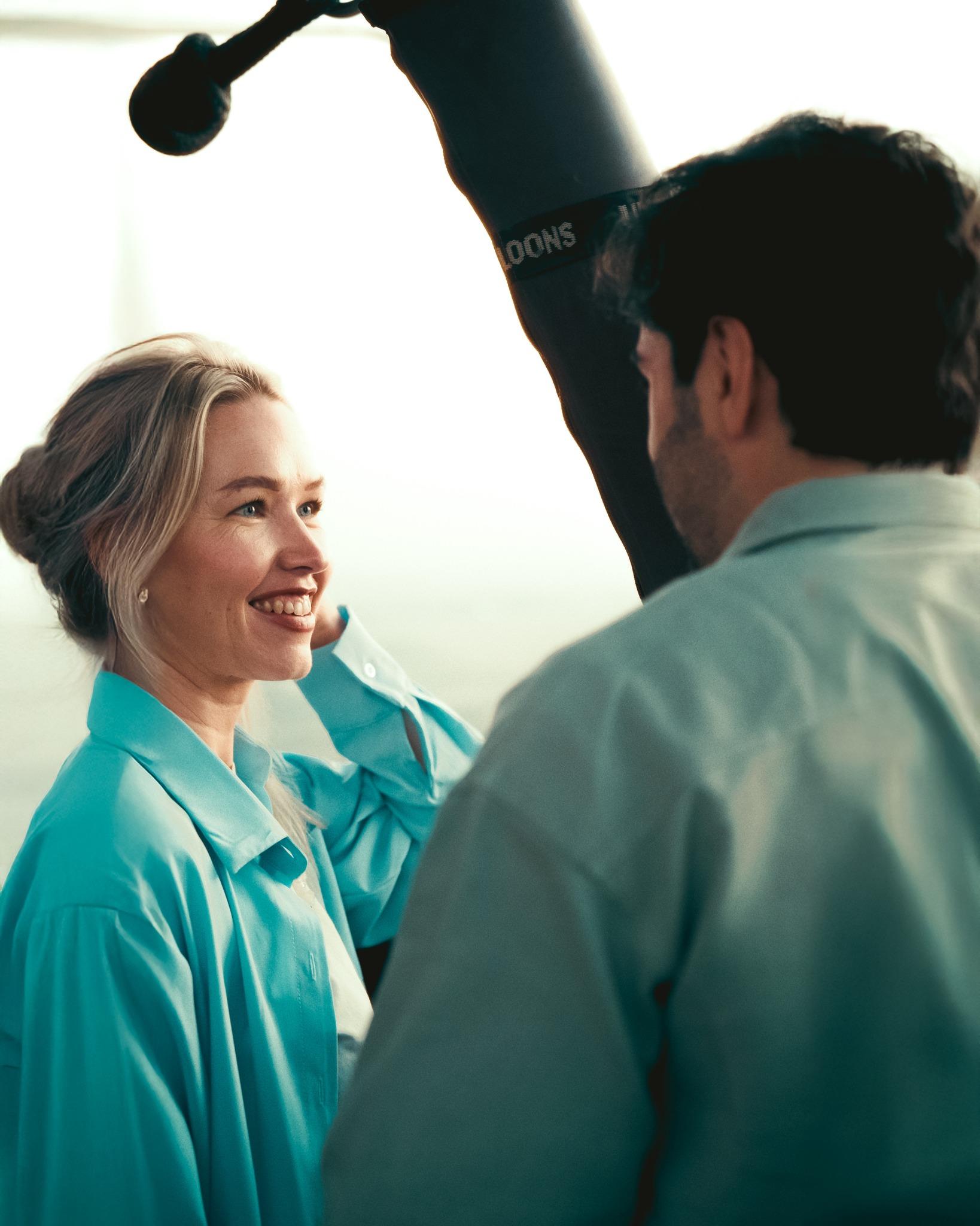 Dubai: Hot Air Balloon Ride in Vintage Land Rover Experience 3