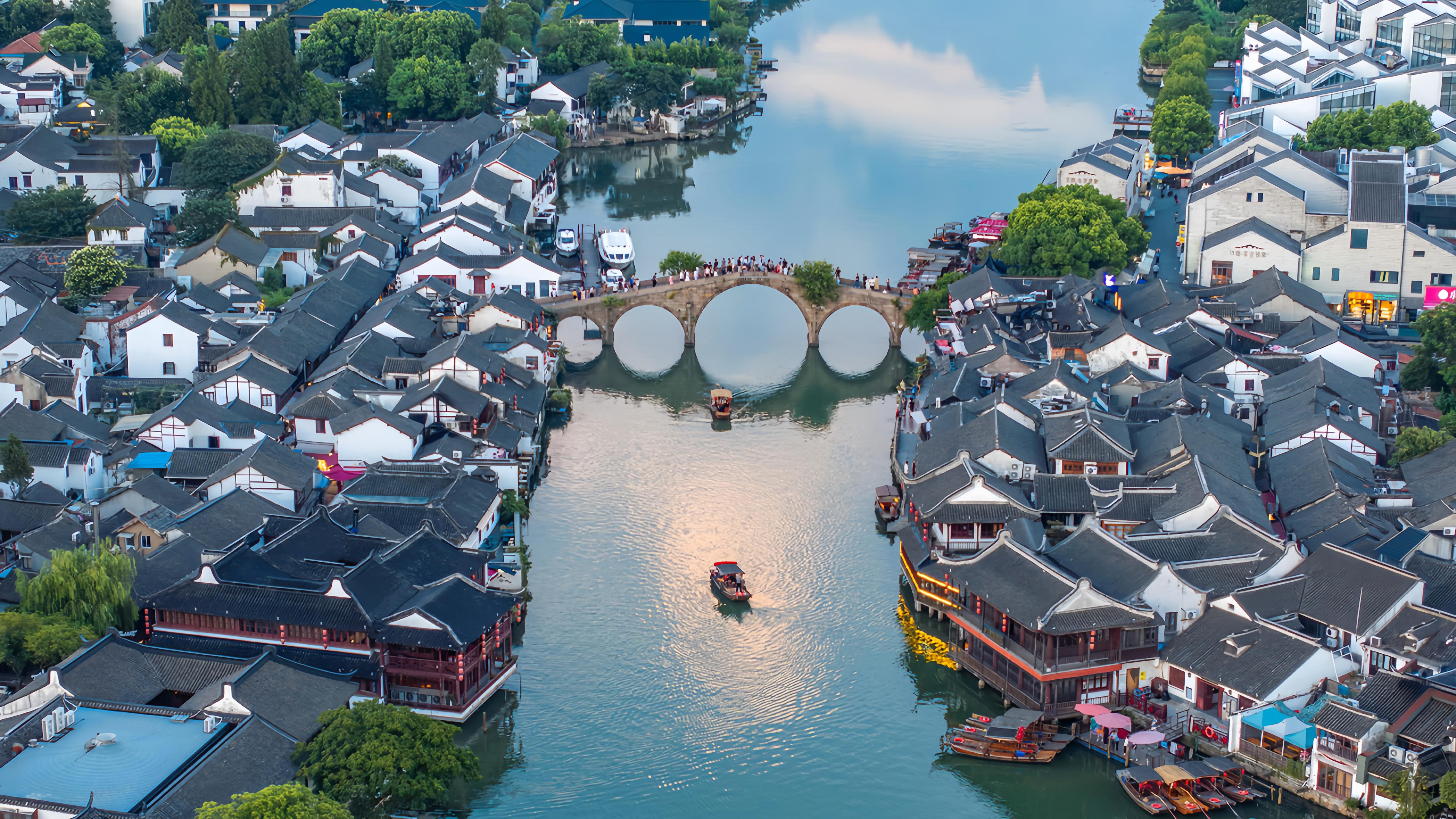 Shanghai: Zhujiajiao Water Town Private Tour with Boat Ride 3