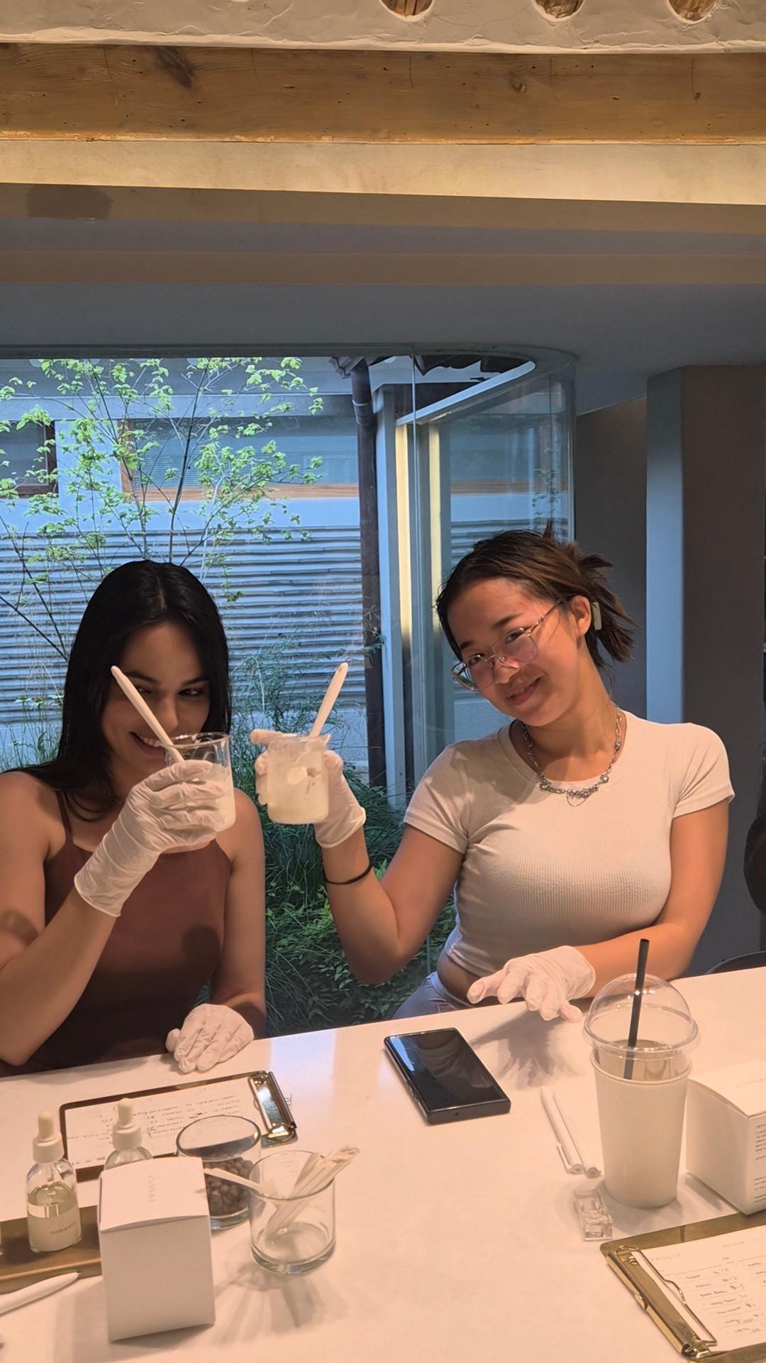 Create Your Own Perfumed Hand Cream in a Seoul Hanok