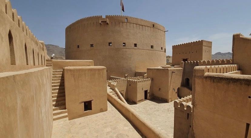 From Muscat: Nizwa Fort, Souq, and Museum Guided Day Trip