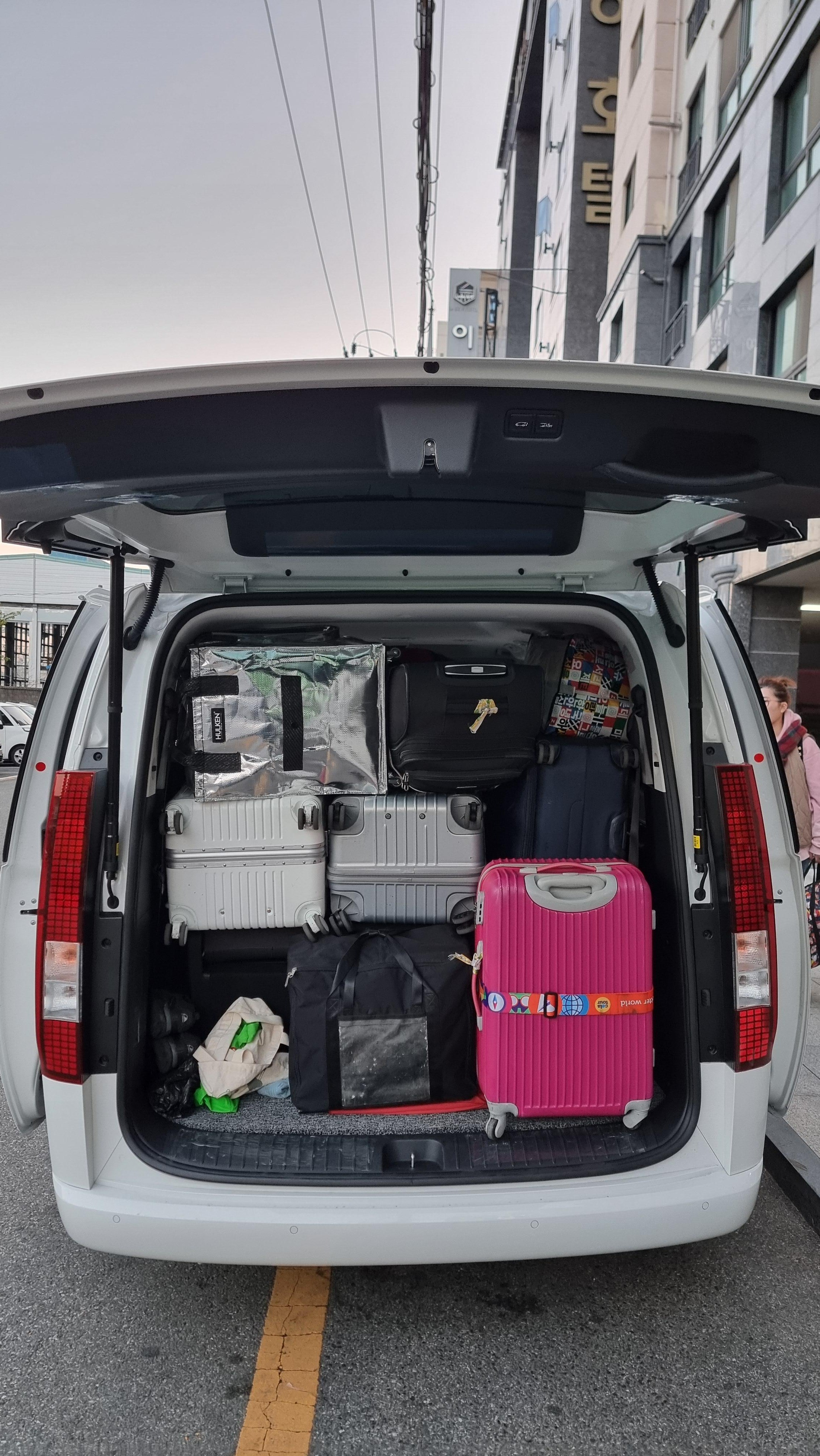 Busan: Private Arrival Transfer with Guided City Tour(Max 6) 3