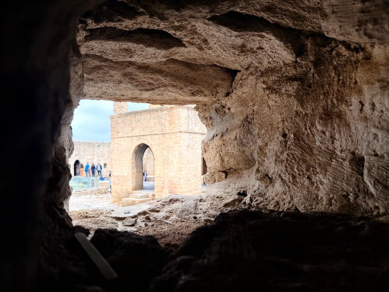 Baku: Gobustan/Absheron guided tour with lunch and tickets 2