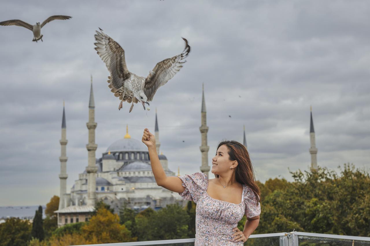 Istanbul: Private Photoshoot in Old Town & Iconic Landmarks 2