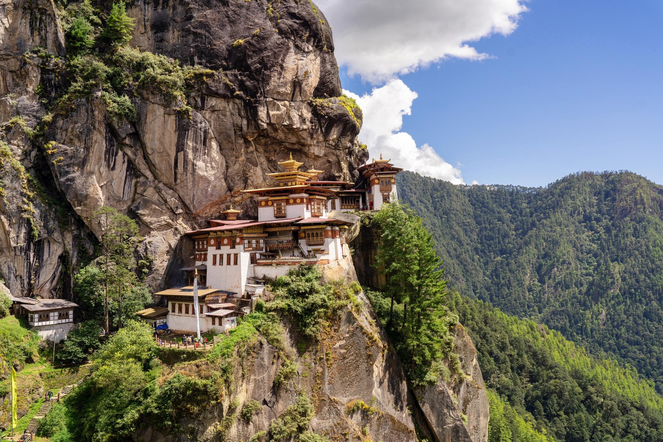Majestic Private Paro Tour by Car with Tiger’s Nest 2
