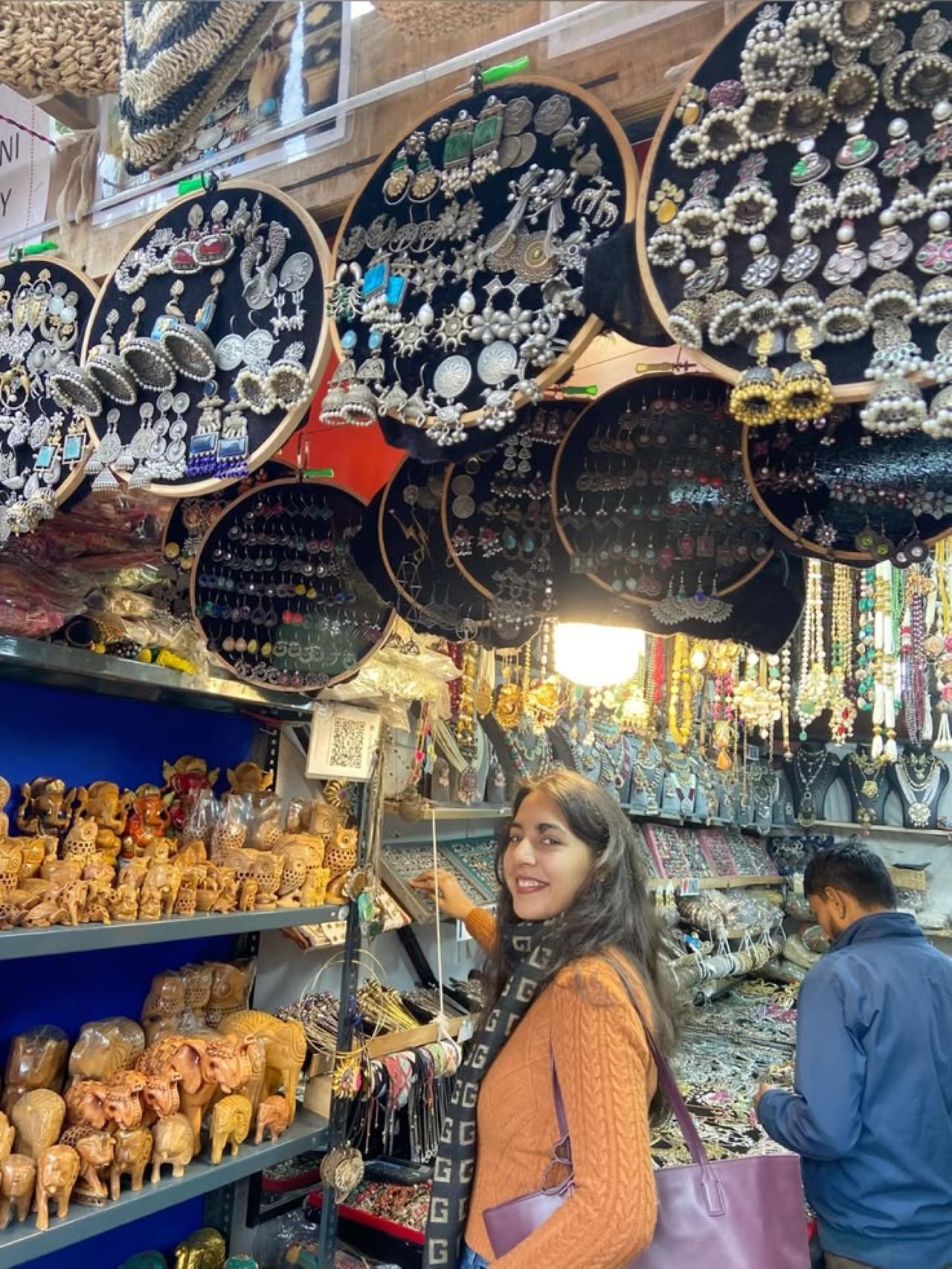 Delhi: Guided Shopping Tour For Gems, Jewellery & Handicraft 3