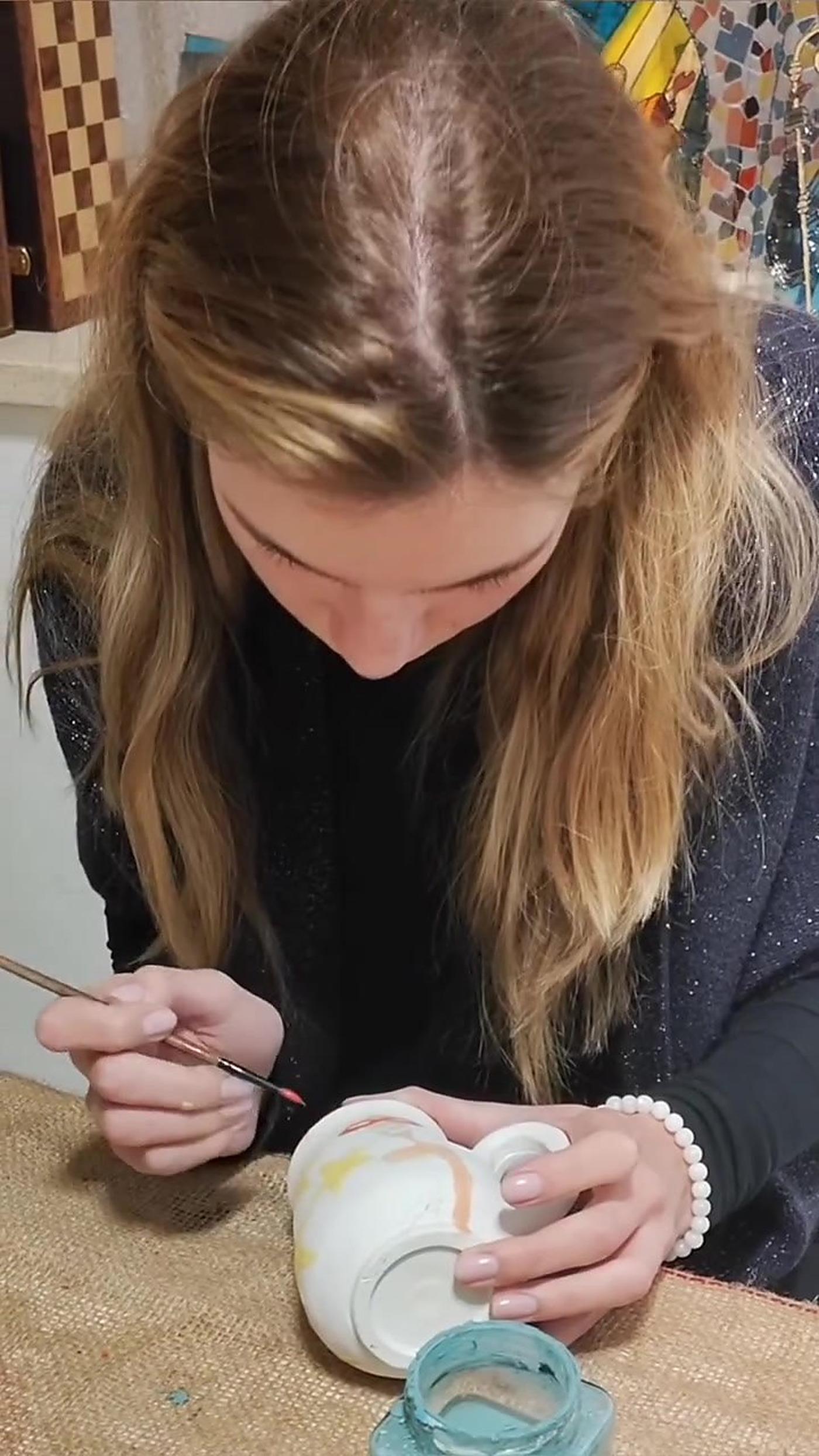 Amman: Pottery Painting Workshop with Drinks and Snacks