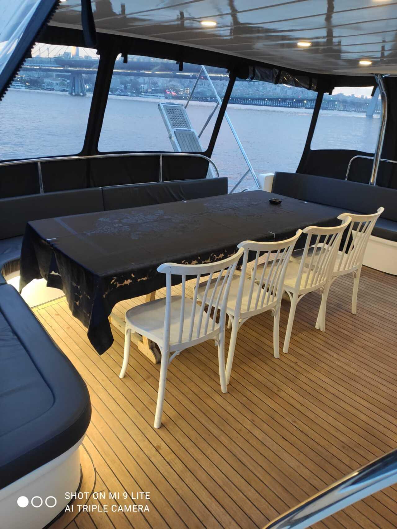 Istanbul: Private Bosphorus Yacht with Tour Guide and Snacks 3