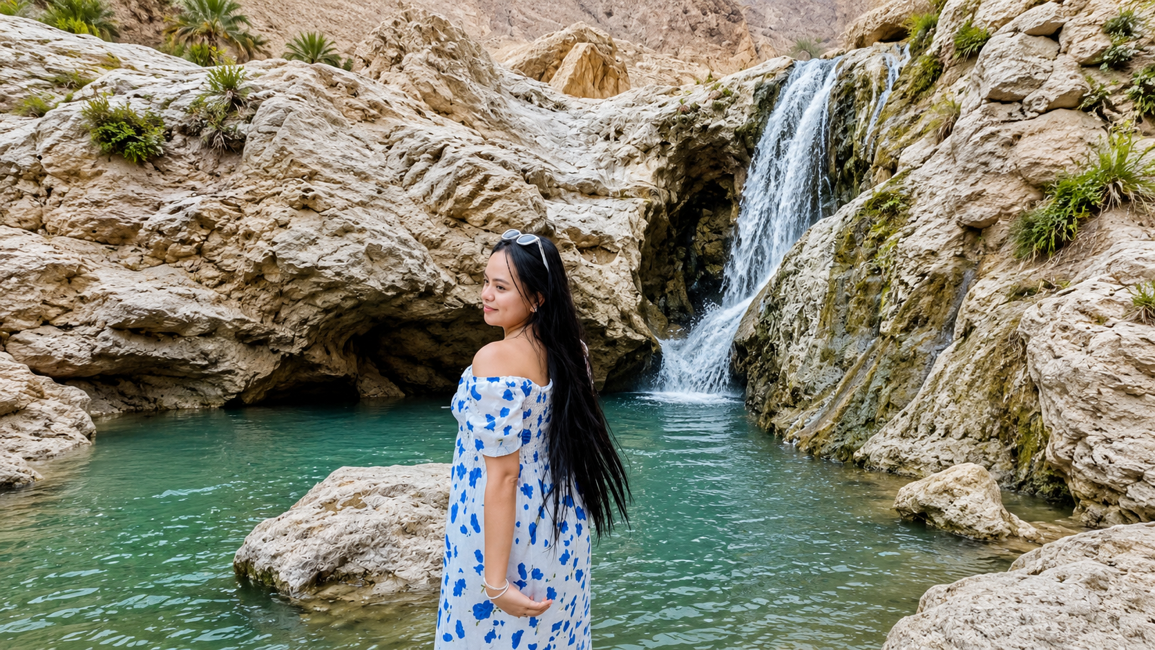 Muscat: Wadi Tiwi, Mibam, Frankincense Tree & Beach 4WD Tour