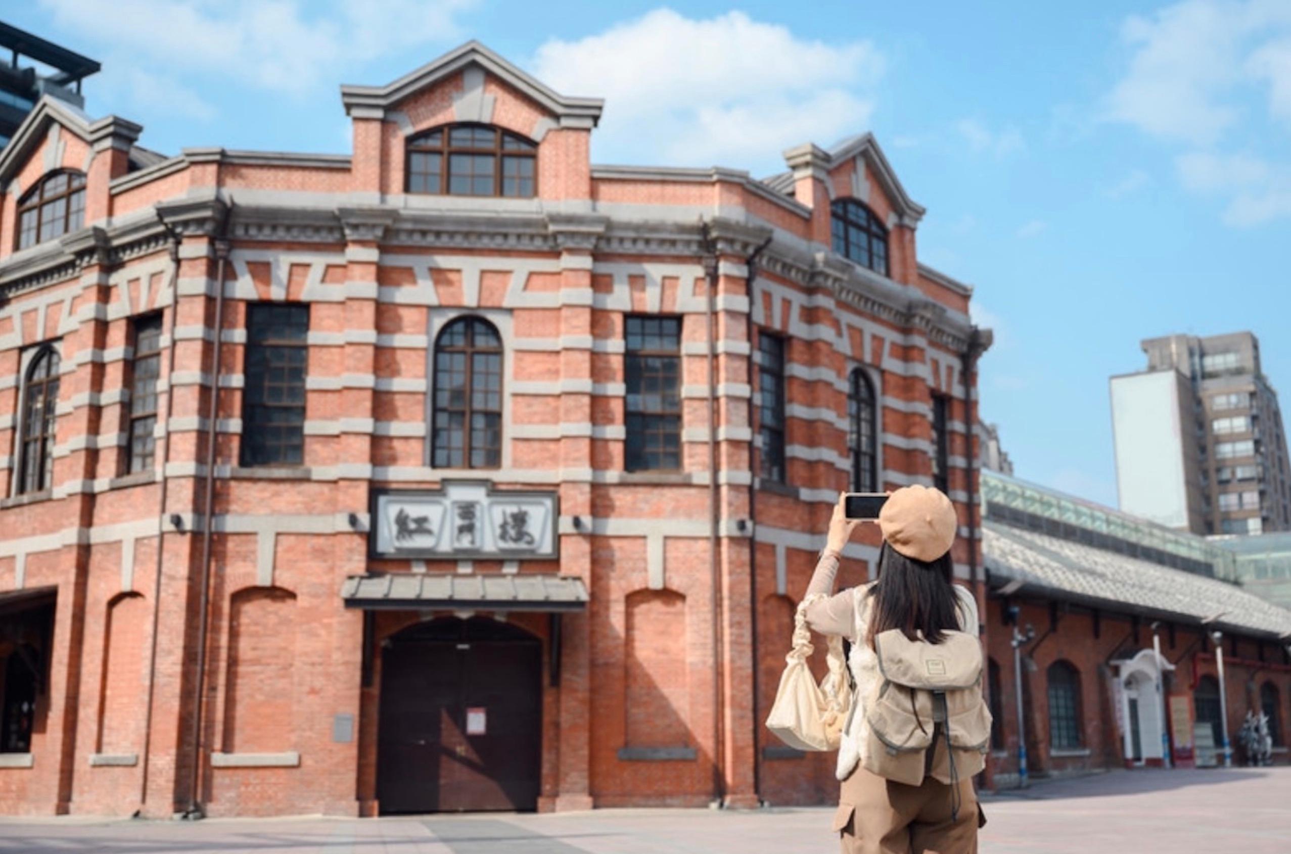 Private Layover Tour from TPE: Jiufen, Taipei 101, Ximending 2