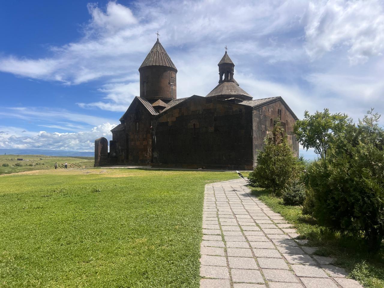 Yerevan: Hovhannavank, Saghmosavank & Alphabet, Myler Tour